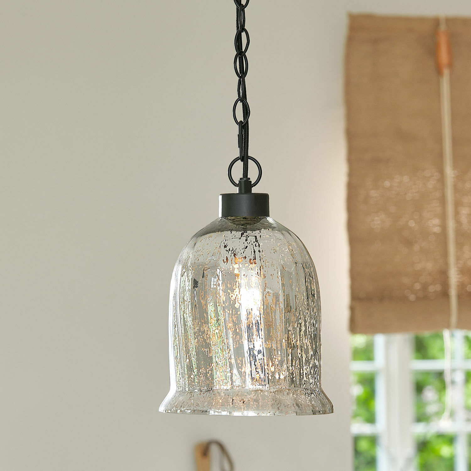 Hanglamp Yvron Glazen hanglamp met zwarte ketting en verouderd oppervlak voor sfeervolle binnenverlichting