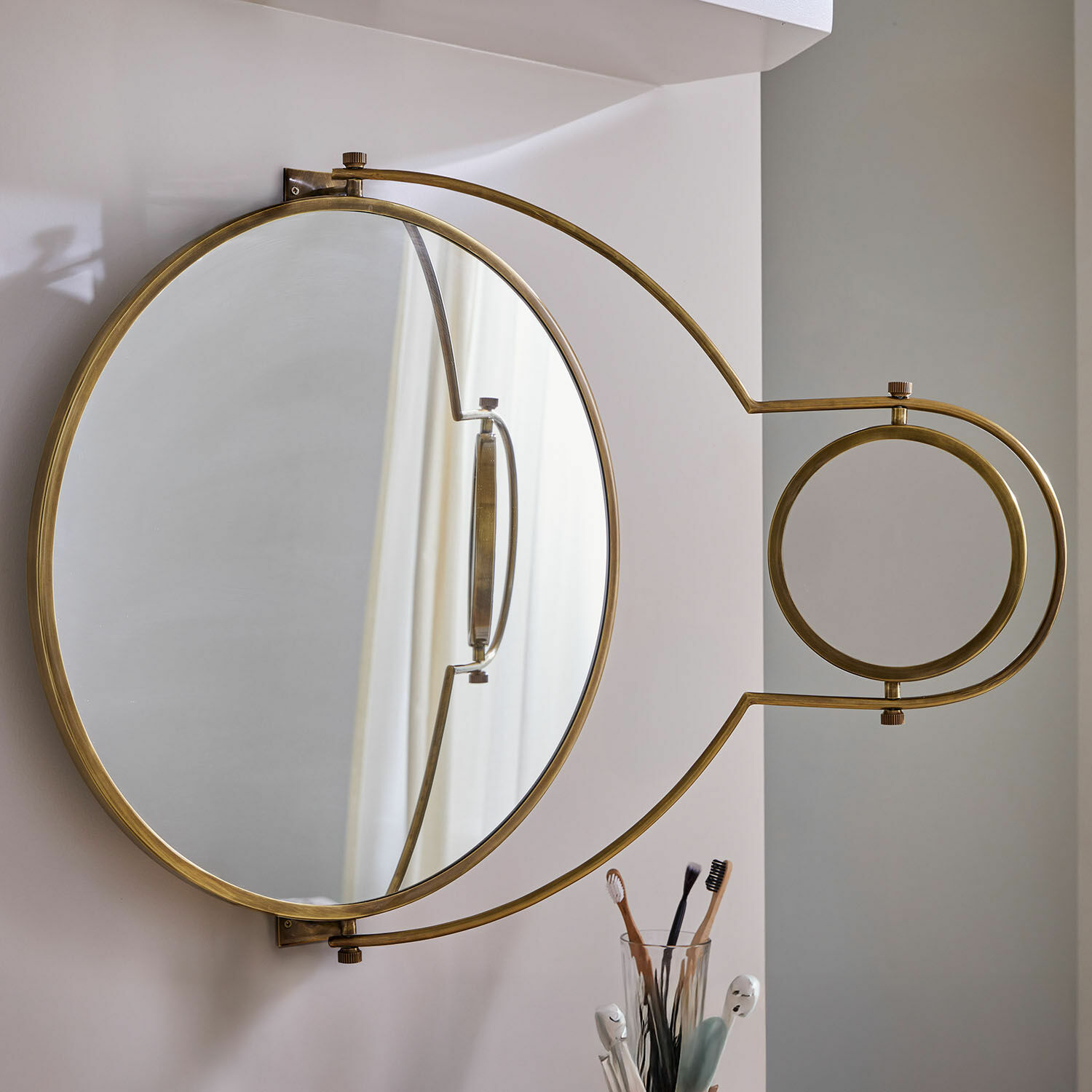 Spiegel Dornleigh Ronde wandspiegel van messing in vintage stijl, decoratief en functioneel voor badkamer