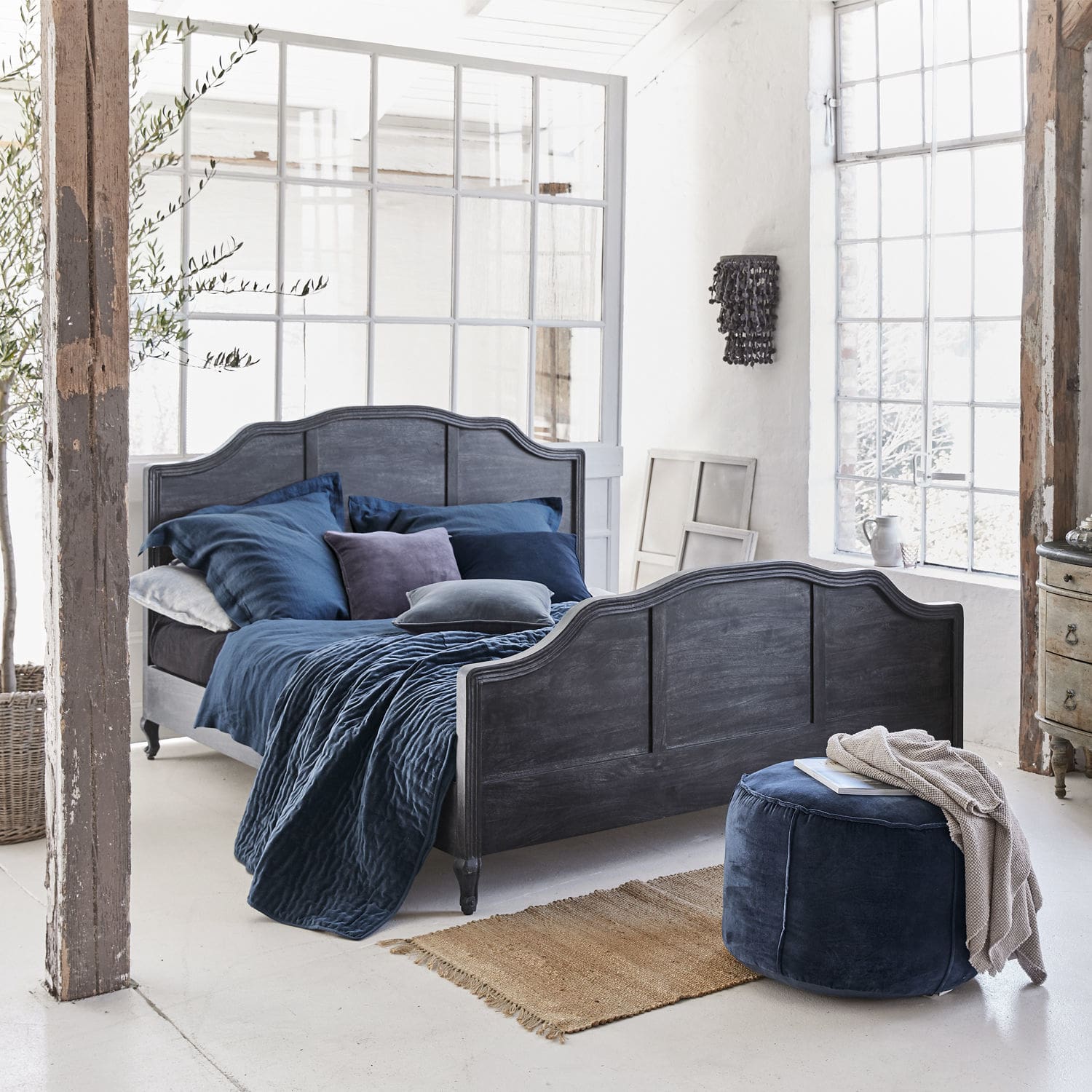 Bed Tesseney