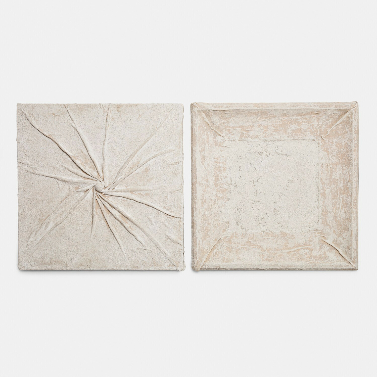 Afbeelding set van 2 Whittfield Vierkante wanddecoratie van licht steen met geplooide textuur, modern interieuraccessoire