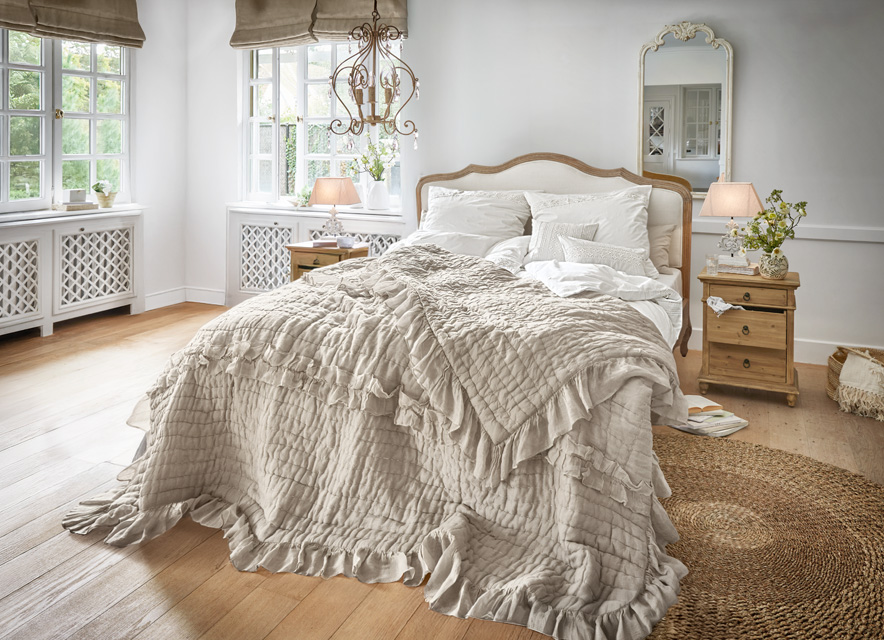 Een slaapkamer in natuurlijke tinten