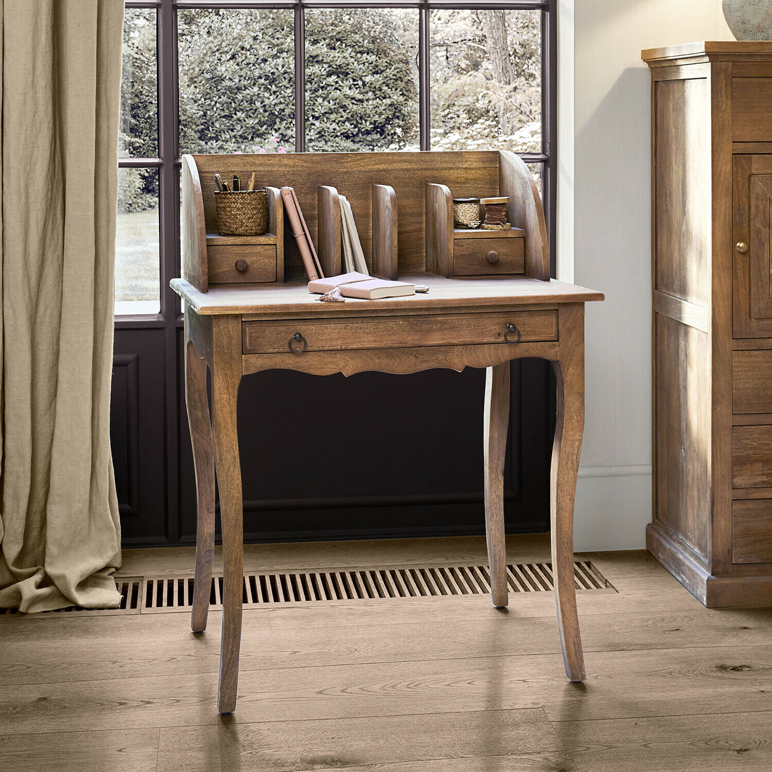 Secretaire Cévorine Secretaire Cévorine