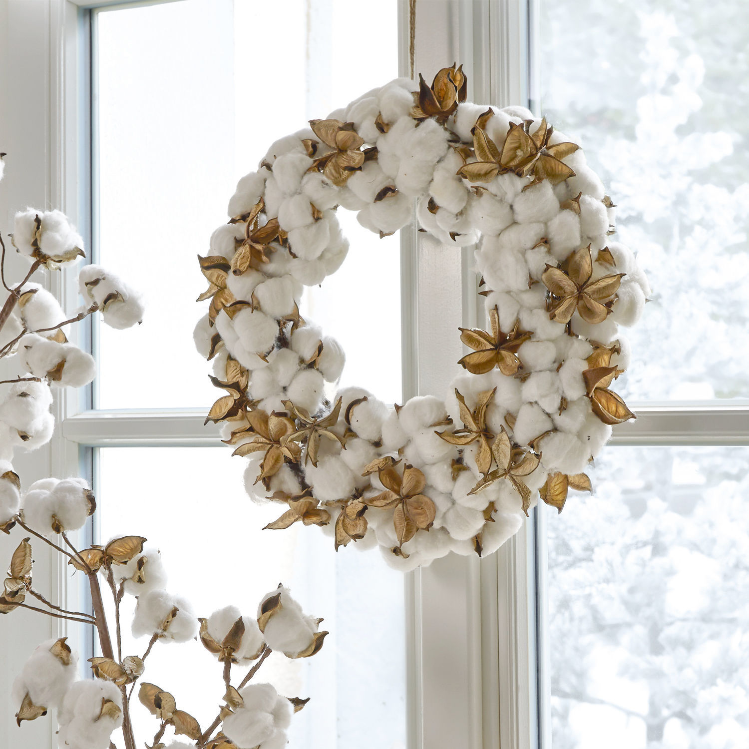 Krans Sauves Decoratieve krans van witte katoen en gouden bladeren, natuurlijke winterraamdecoratie