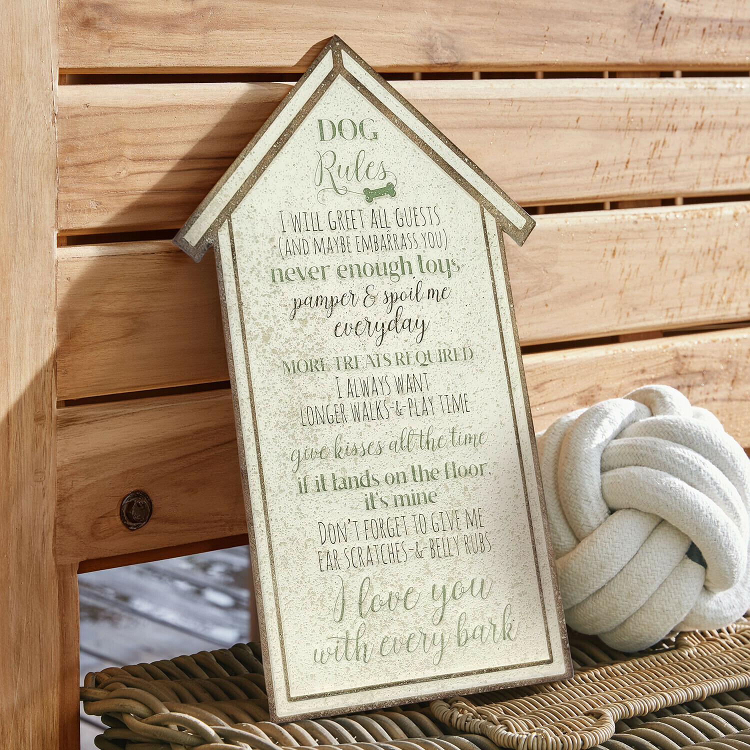Decoboard Roanley Decoratief bord in huisvorm met hondenregels in groen-beige kleuren op houten achtergrond