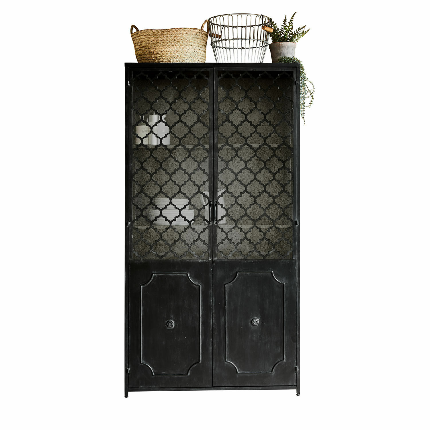 Kast Astralon Zwarte metalen vitrinekast met geperforeerde deuren en decoratief patroon, industrieel design