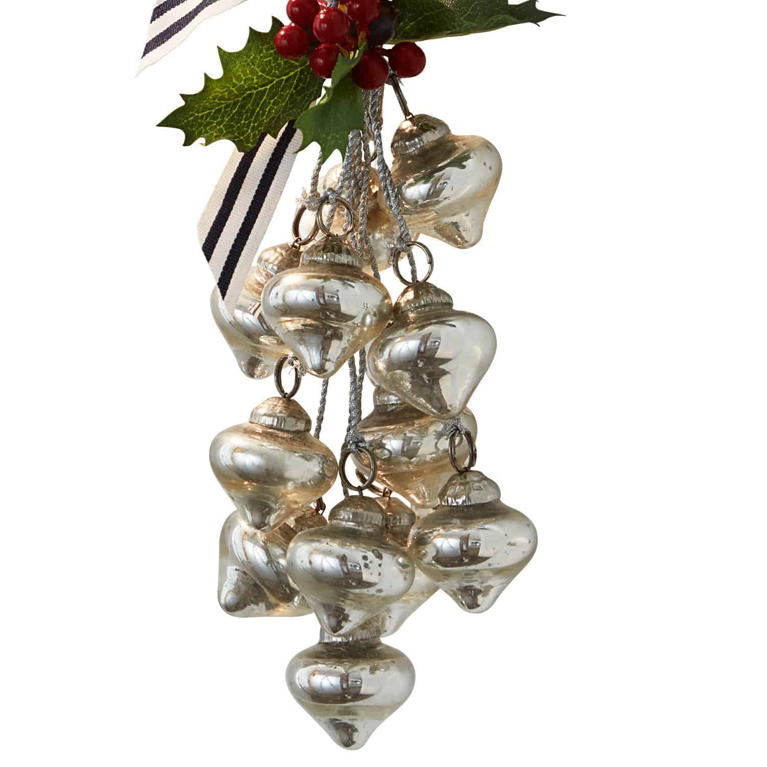 Kerstversiering Sassey Set zilveren glazen kerstversieringen met rode bessen en groene bladeren voor feestdecoratie