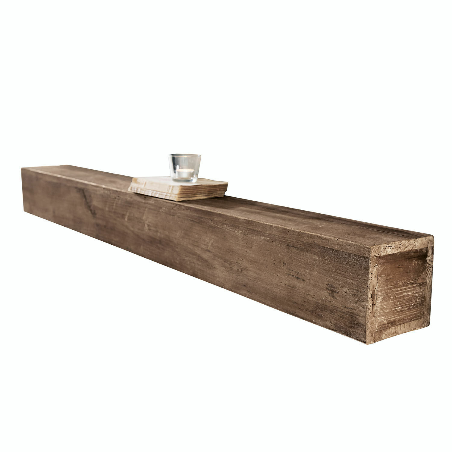 Bruine houten wandplank Visayas met kaars en boek, minimalistisch ontwerp voor wandopslag