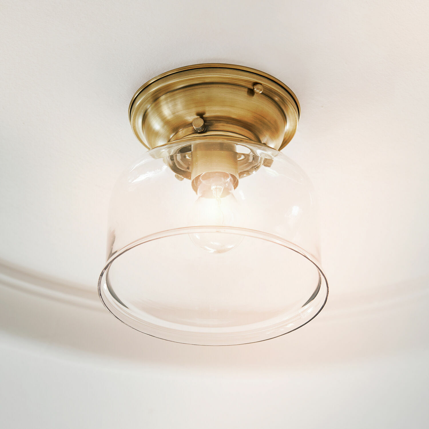 Plafondlamp van messing met helder glas, klassiek ontwerp voor binnenverlichting