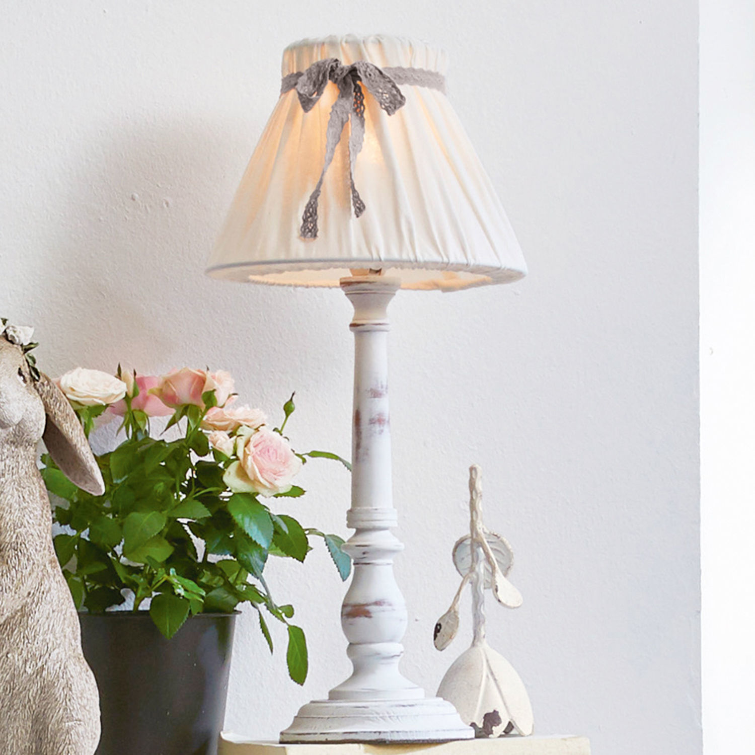 Tafellamp Valentin Witte tafellamp met stoffen kap en decoratieve strik, vintage stijl voor woonkamer