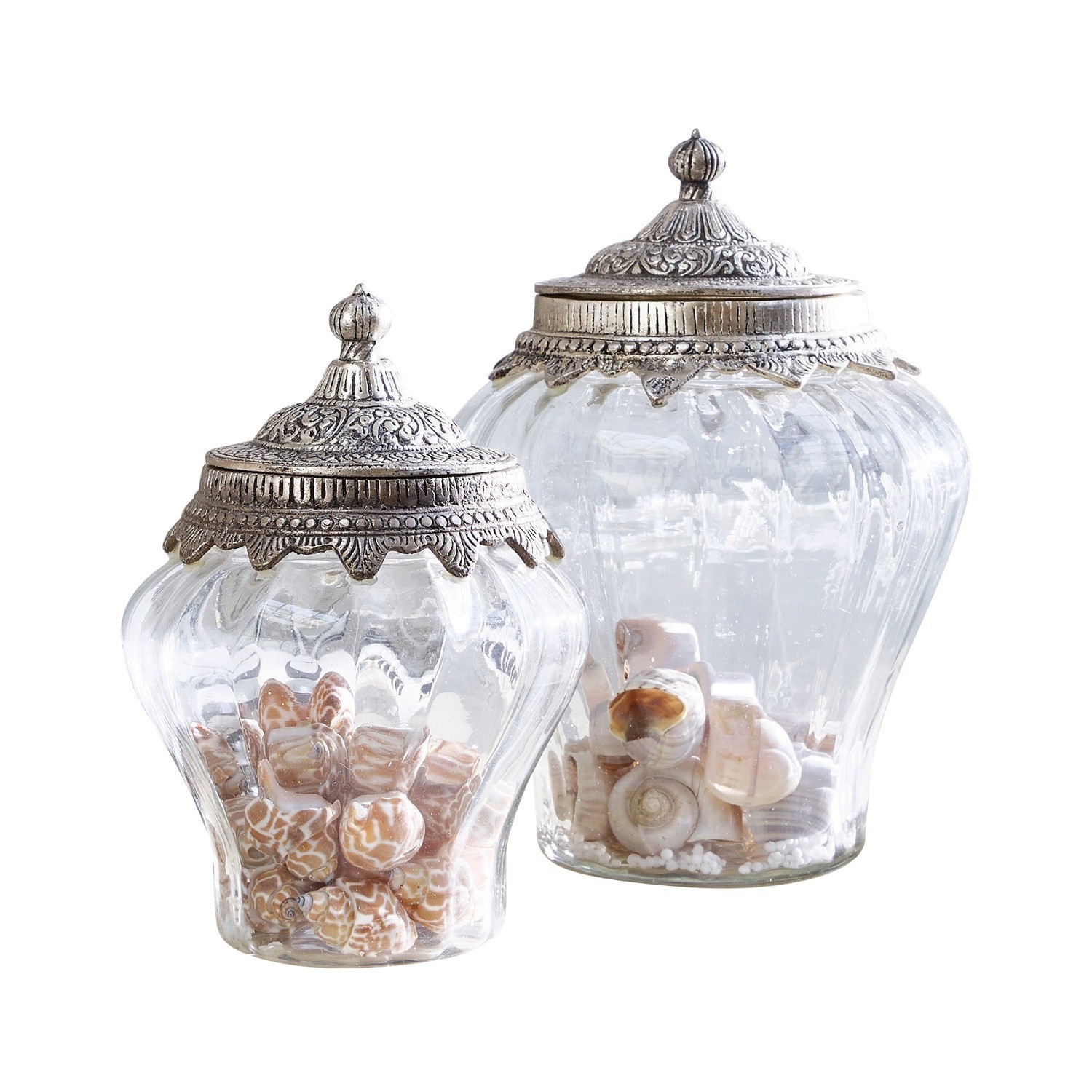 Glazen pot set van 2 Isaline Twee decoratieve glazen potten met metalen deksels, gevuld met schelpen, interieurdecoratie