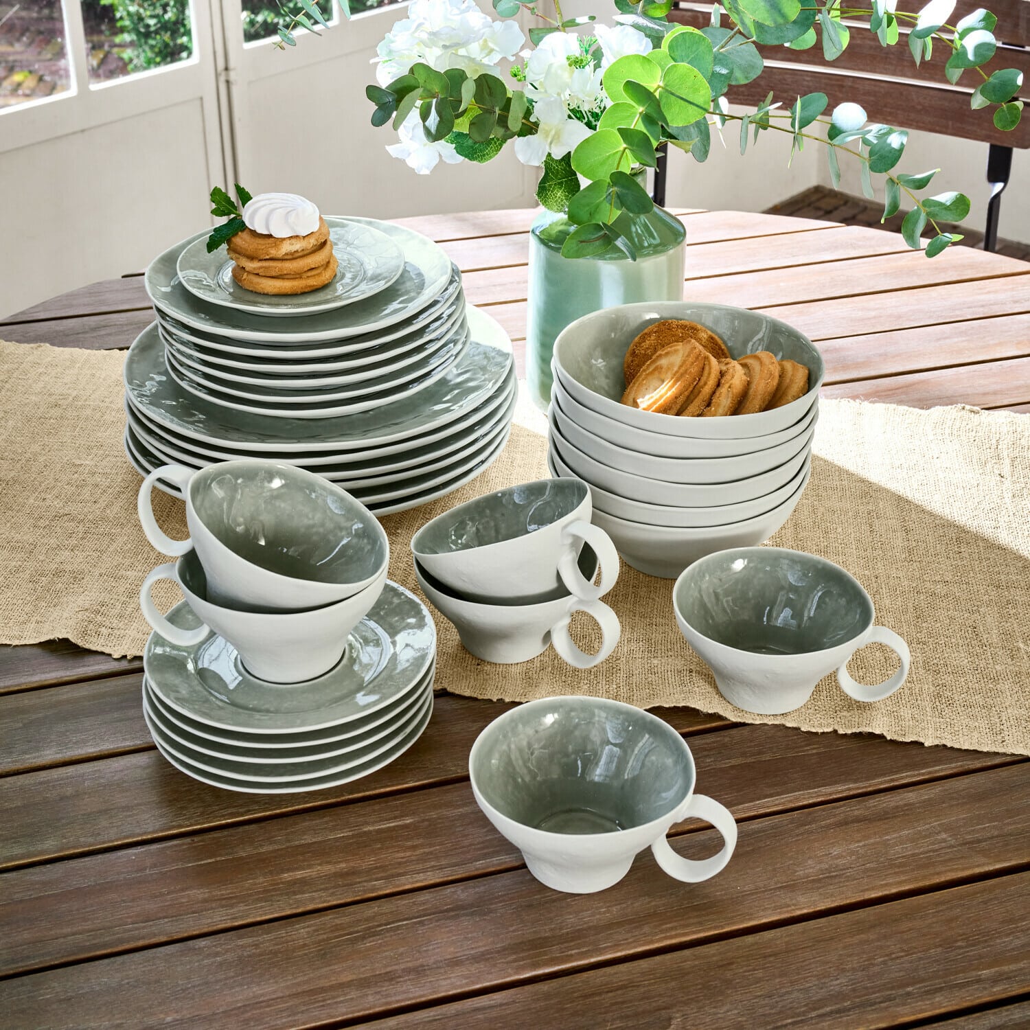 Servies set van 30 Braganza