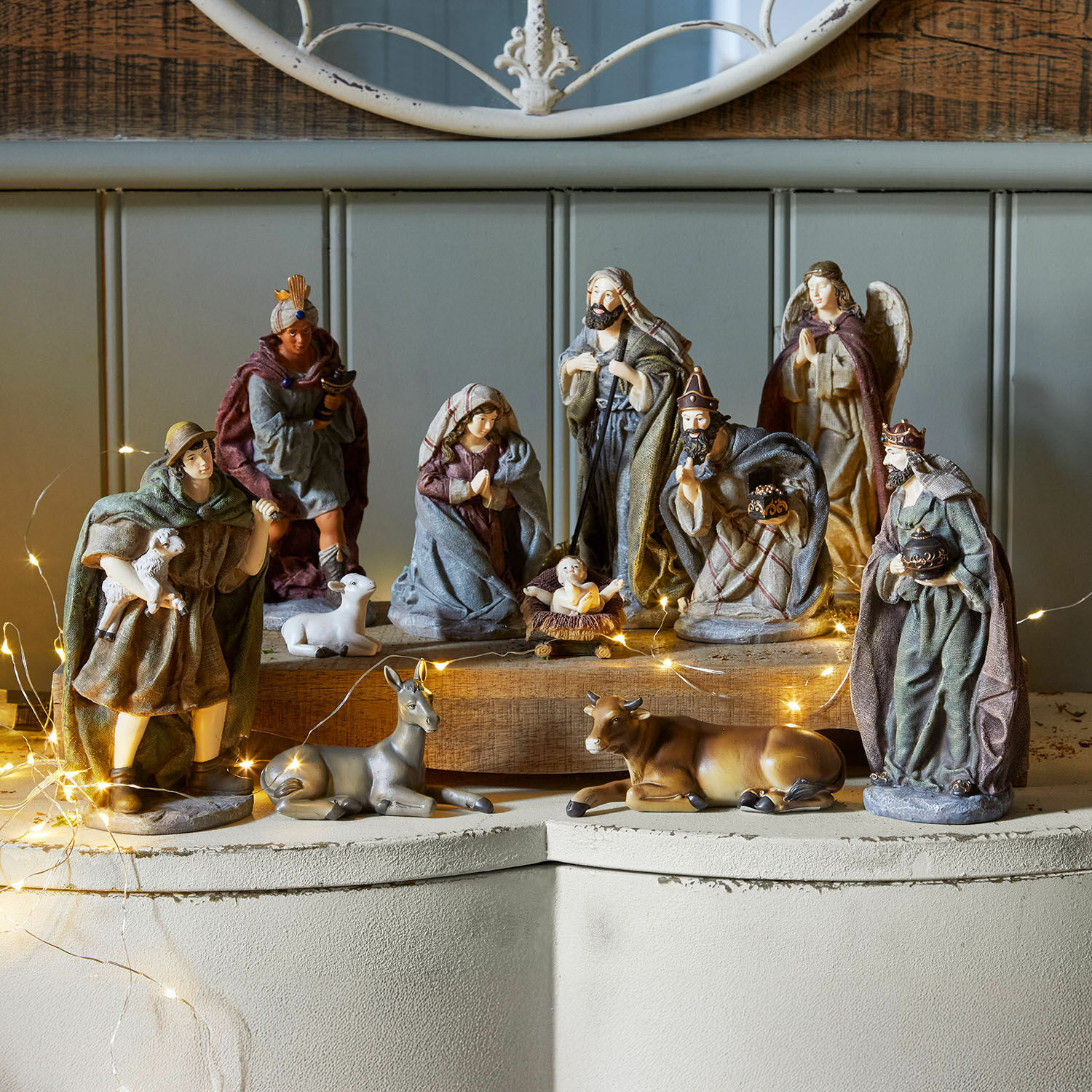 Kerststalfiguurtje set van 11 Luniva Set kerststalfiguren met personages en dieren in natuurlijke kleuren op houten voetstuk voor kerstdecoratie