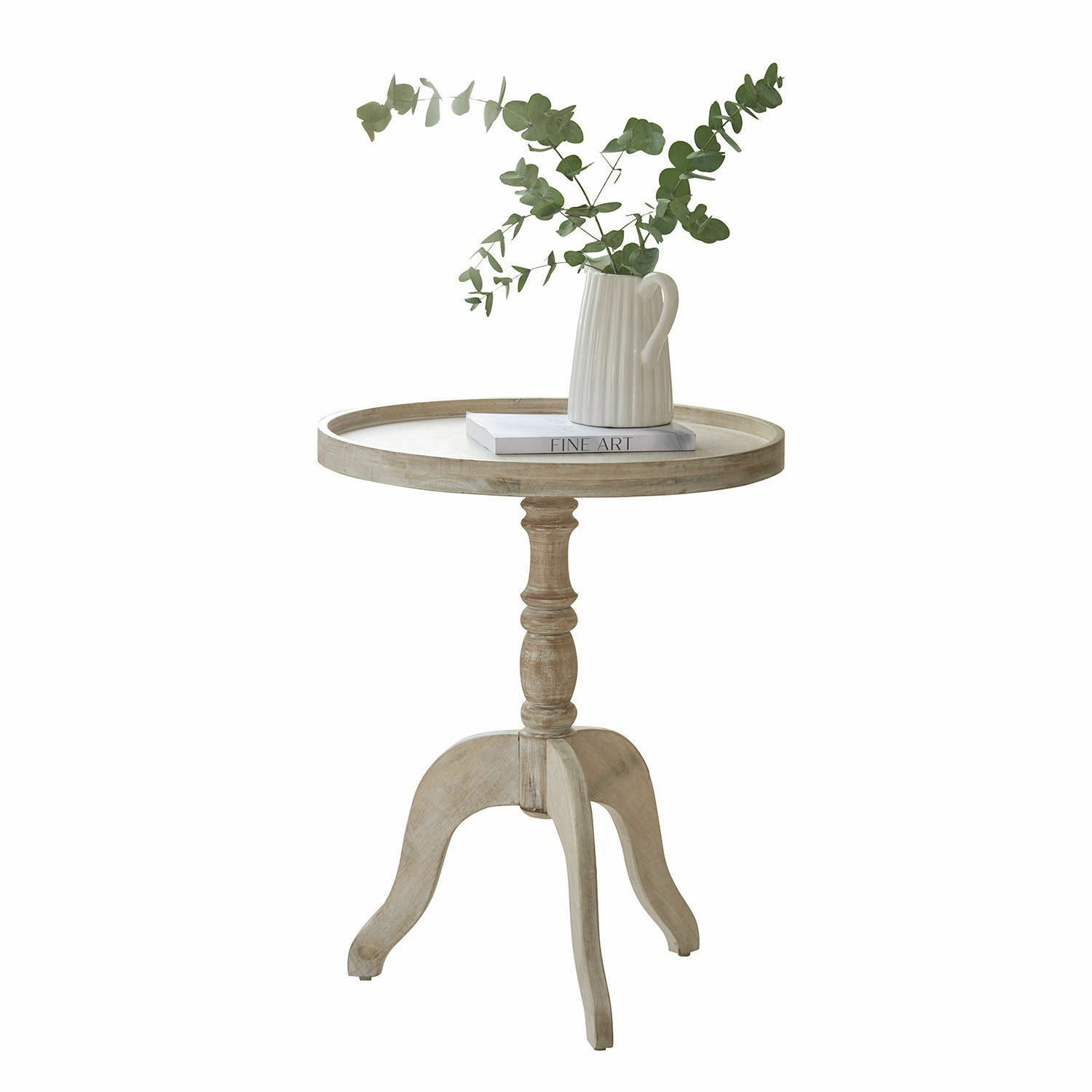 Bijzettafel Brookdale Ronde bijzettafel van licht hout met keramische kan en groene bladeren erop