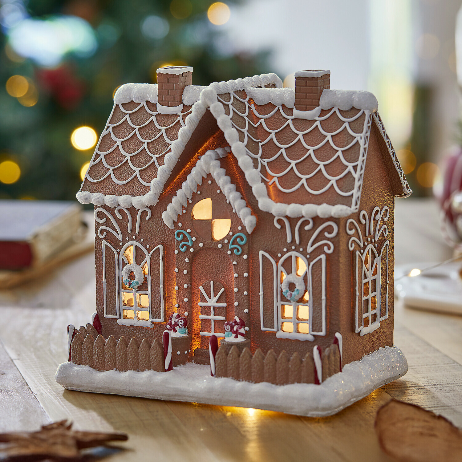 Decoratiehuisje Listras Decoratief peperkoekhuisje met verlichting, bruin met witte glazuur, kersttafelversiering