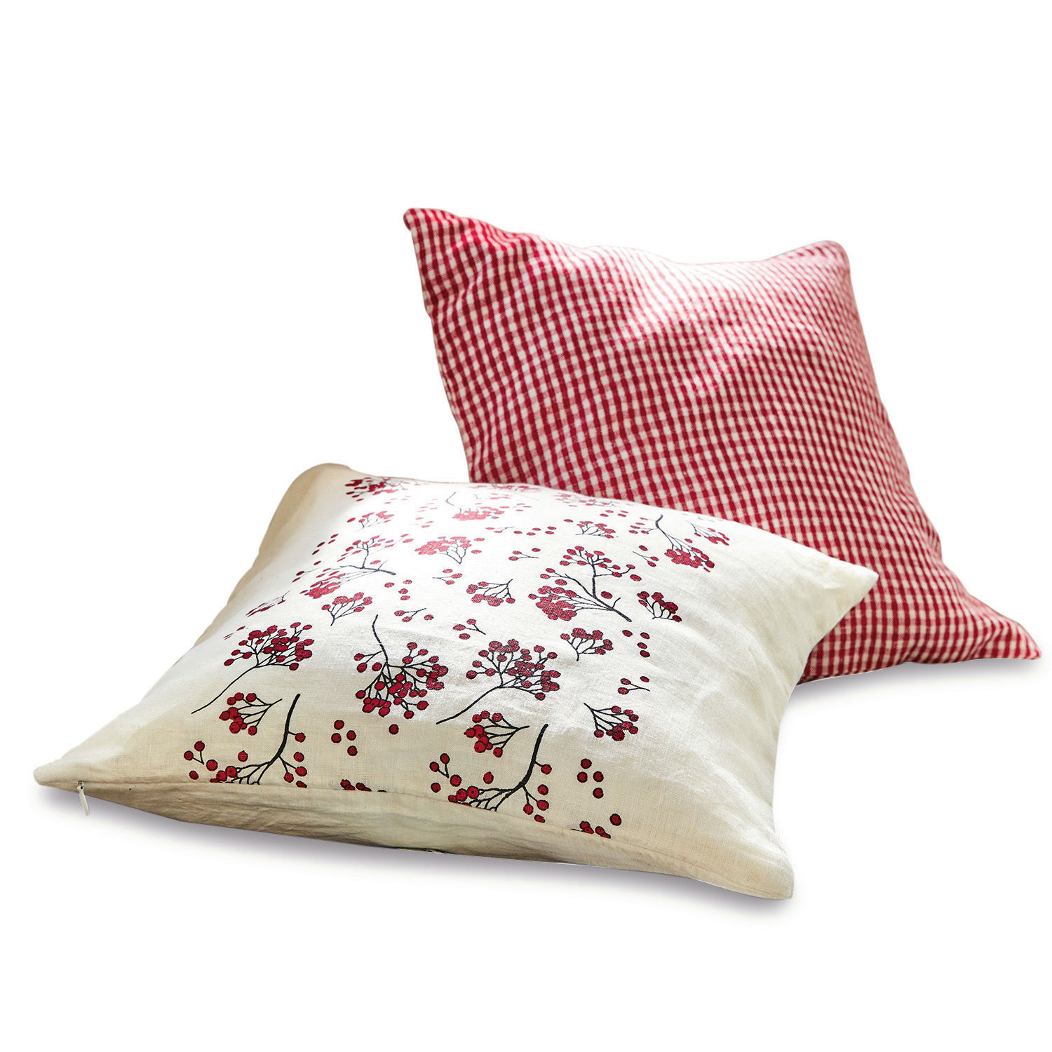Kussenhoes set van 2 Vestré Twee decoratieve linnen kussens, één rood-wit geruit, de ander met rood bessenpatroon