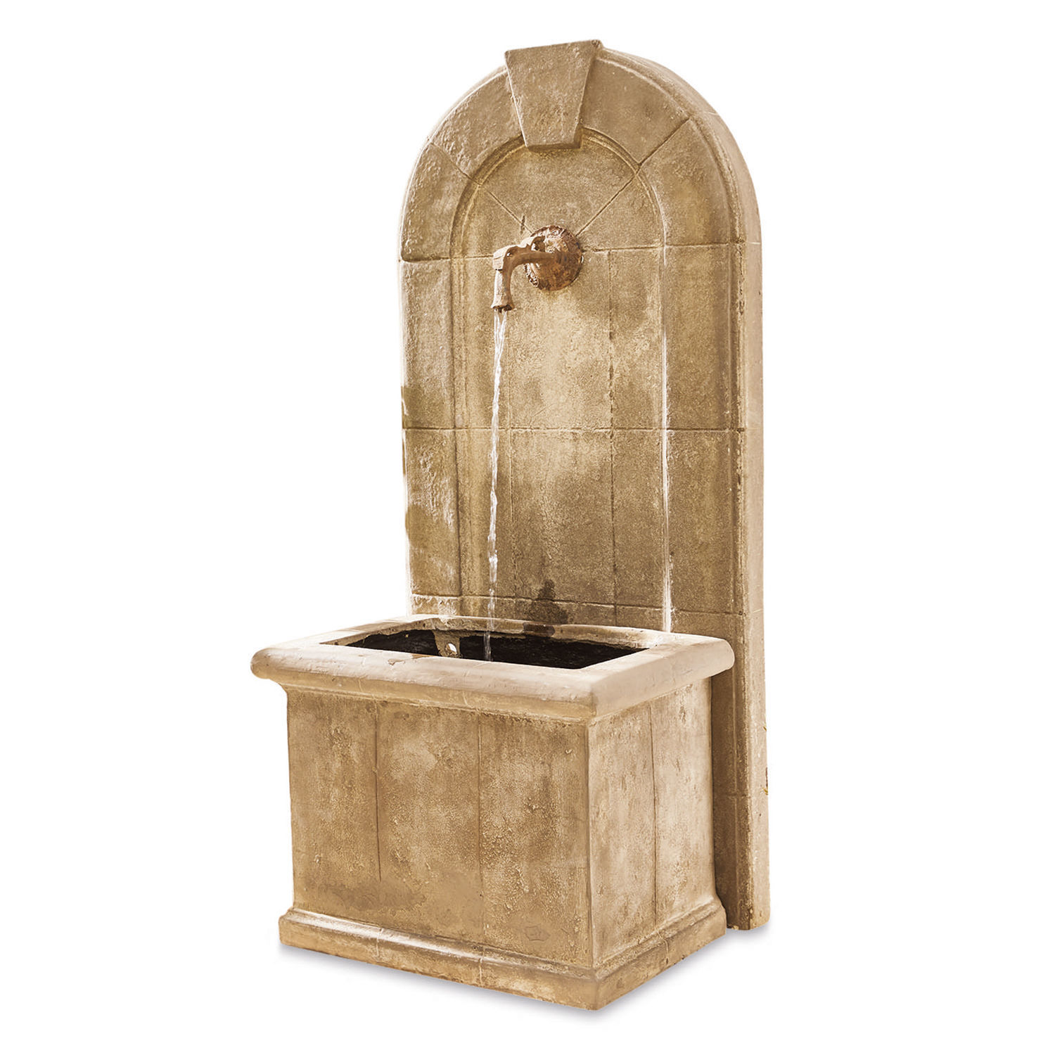 Muurbron Ginette Decoratieve beige stenen wandfontein met metalen kraan en stromend water