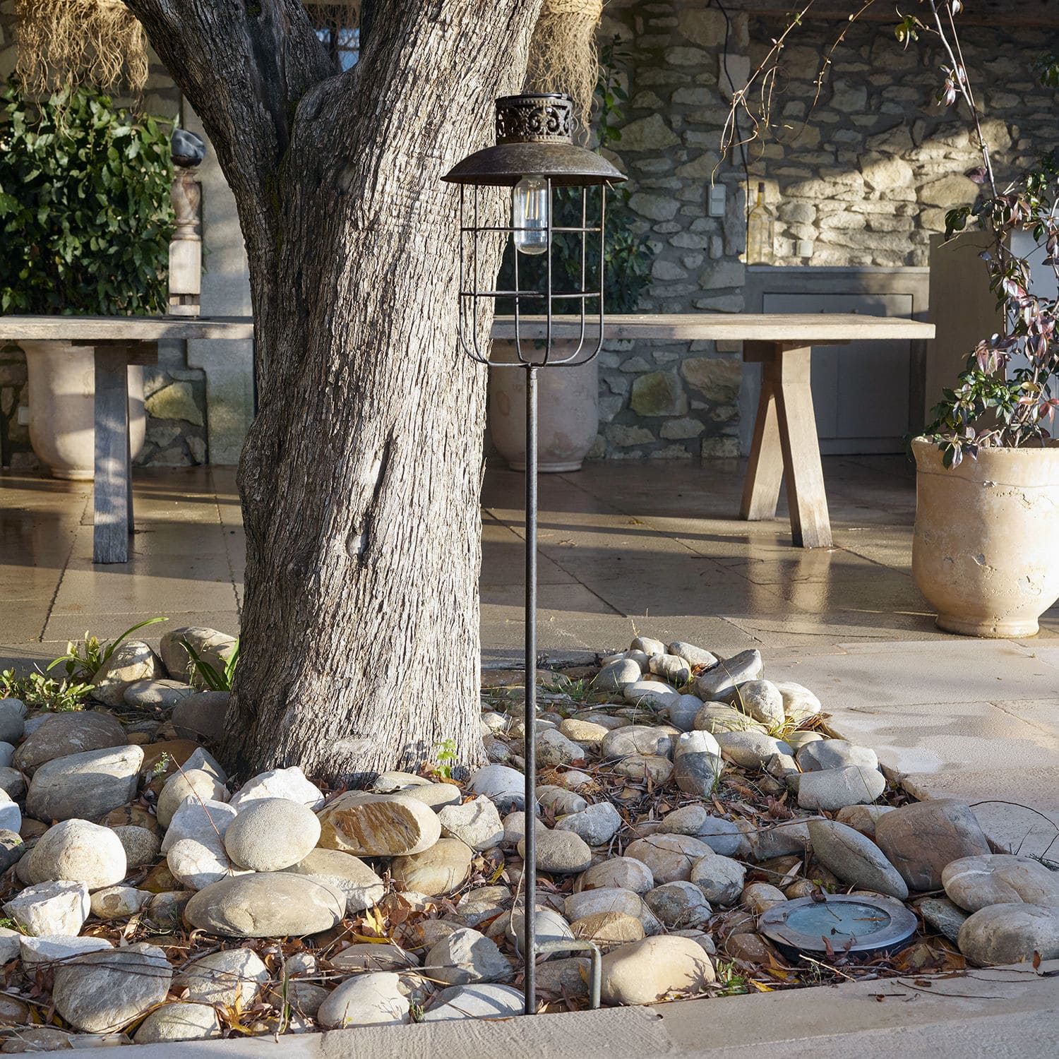 Lantaarn op zonne-energie Nistos