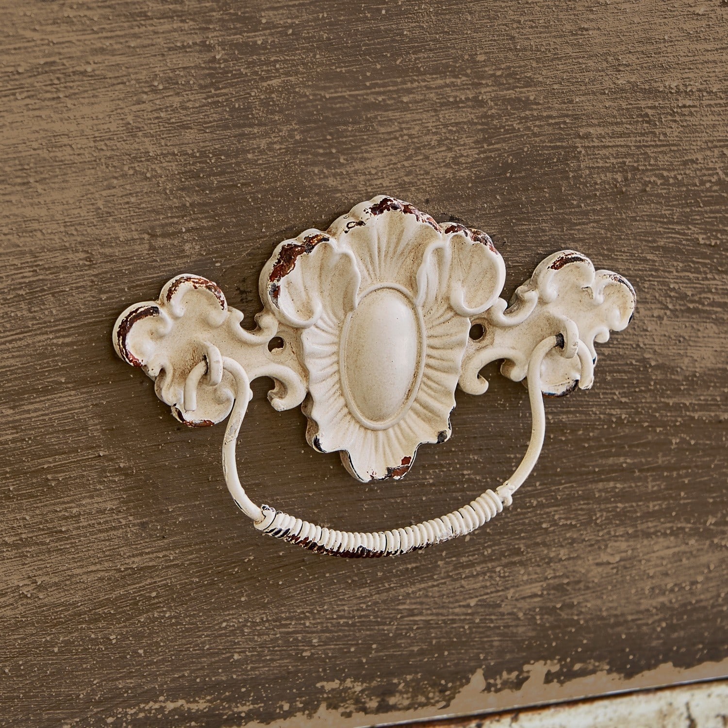 Handgreep set van 4 Lupiac Verouderde witte metalen meubelgreep met decoratief patroon en ladegreep
