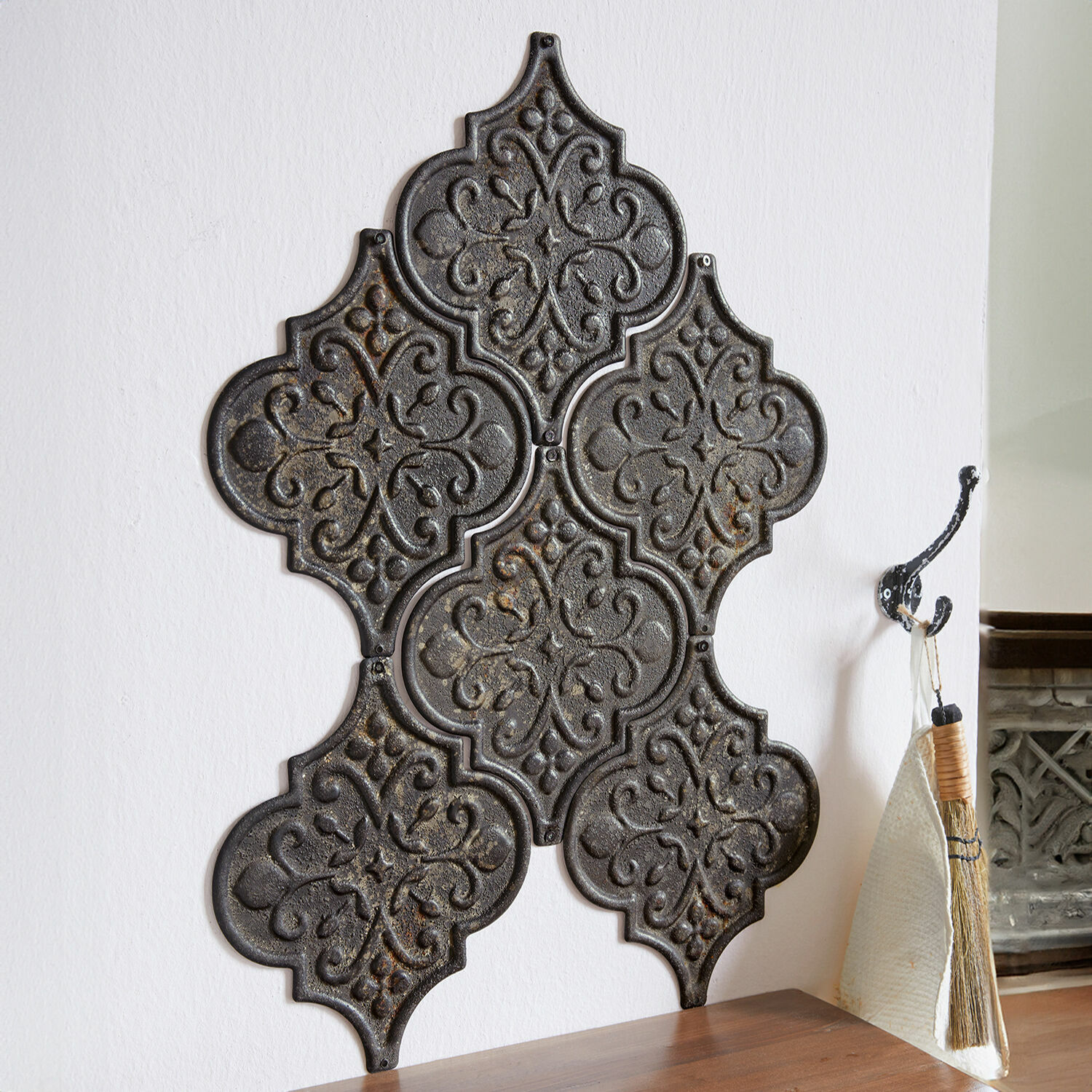 Wandornament set van 6 Halira Decoratief wandpaneel van donkergrijs gietijzer met ornamenten in vintage stijl