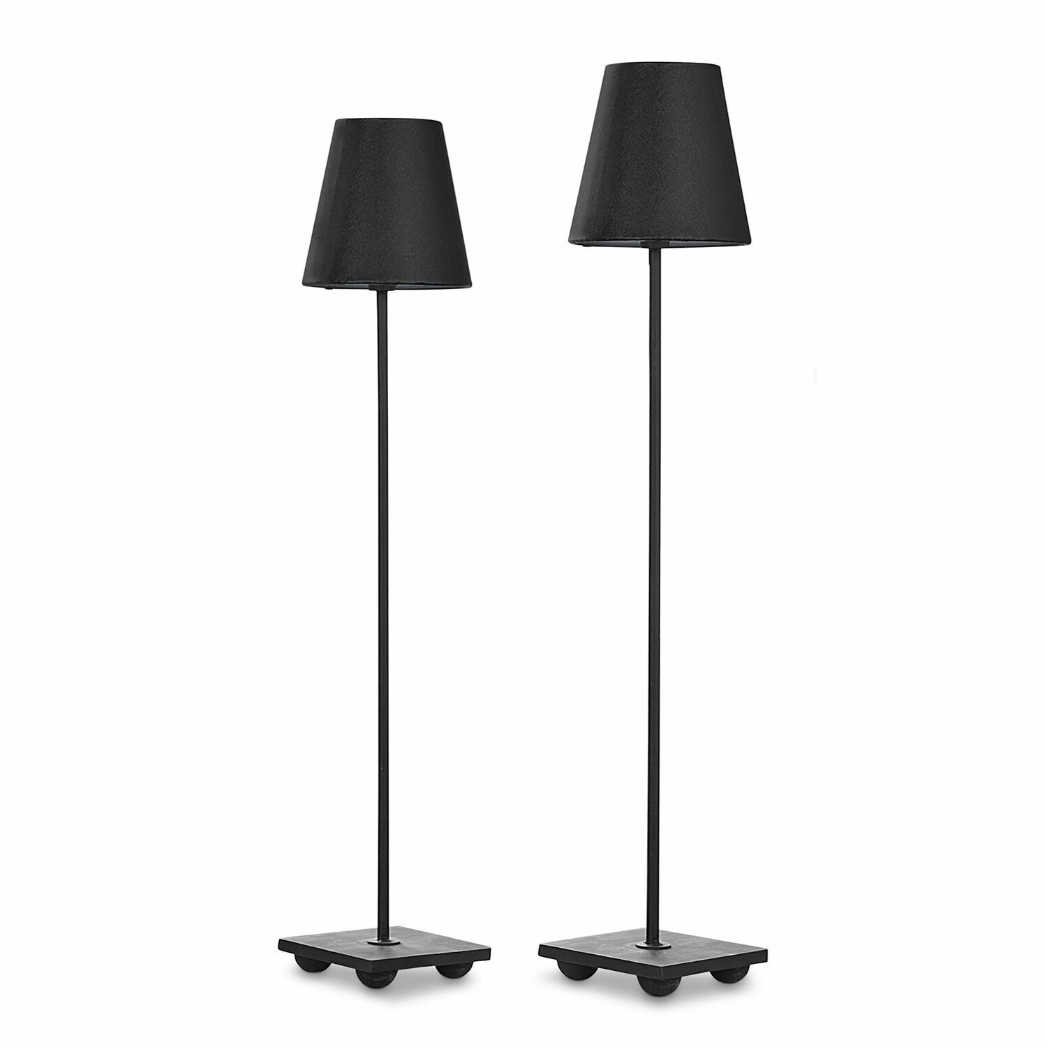 zwart Set van twee zwarte Filia tafellampen van metaal met kap, moderne binnenverlichting