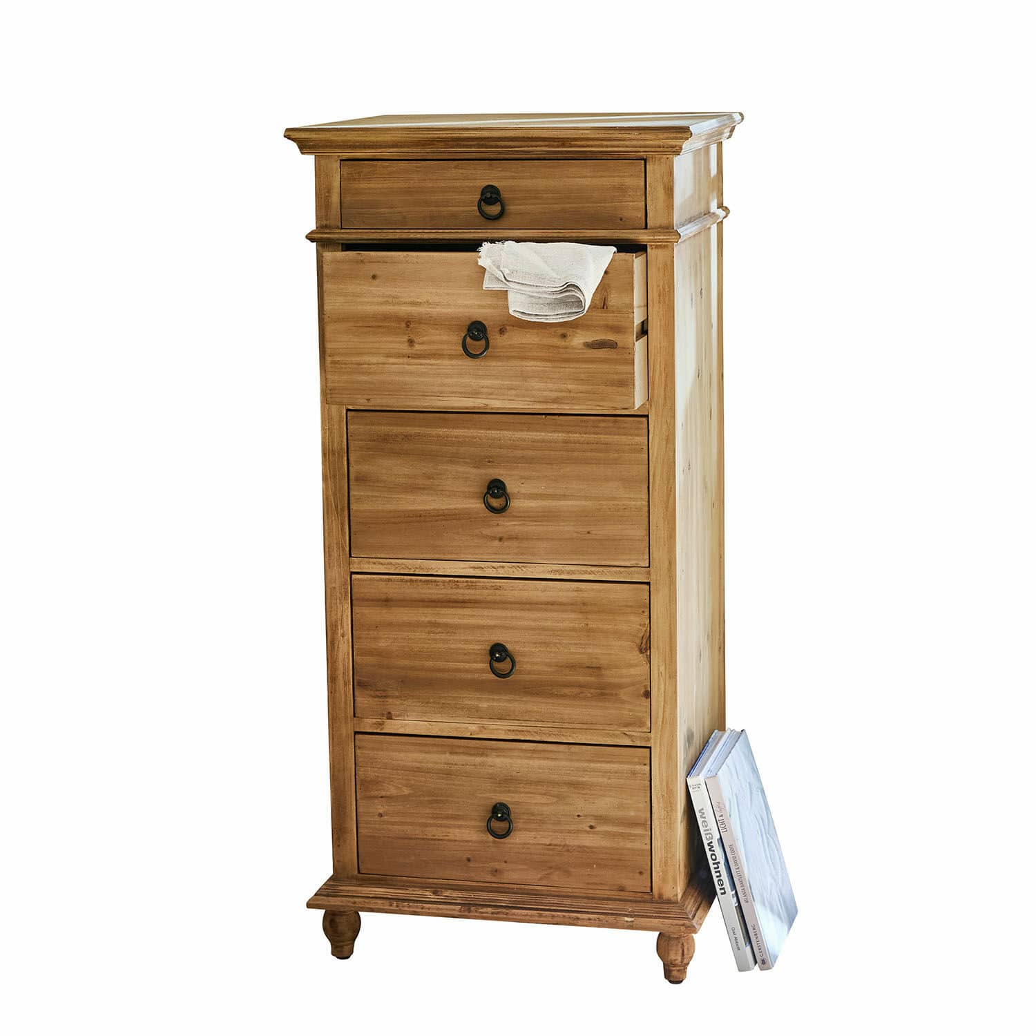 Ladekast Yewbridge Hoge kast van natuurlijk hout met vijf lades en zwarte metalen handgrepen