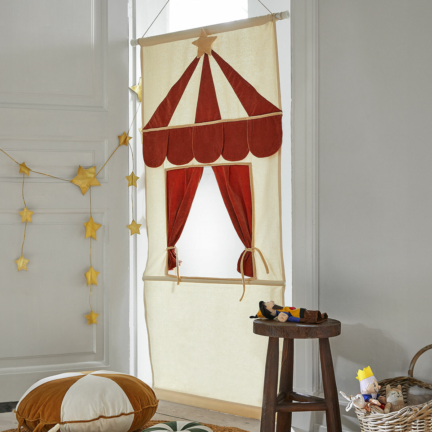 Poppentheater Papillou Beige katoenen gordijn met rood circuspatroon, kinderkamerdecoratie