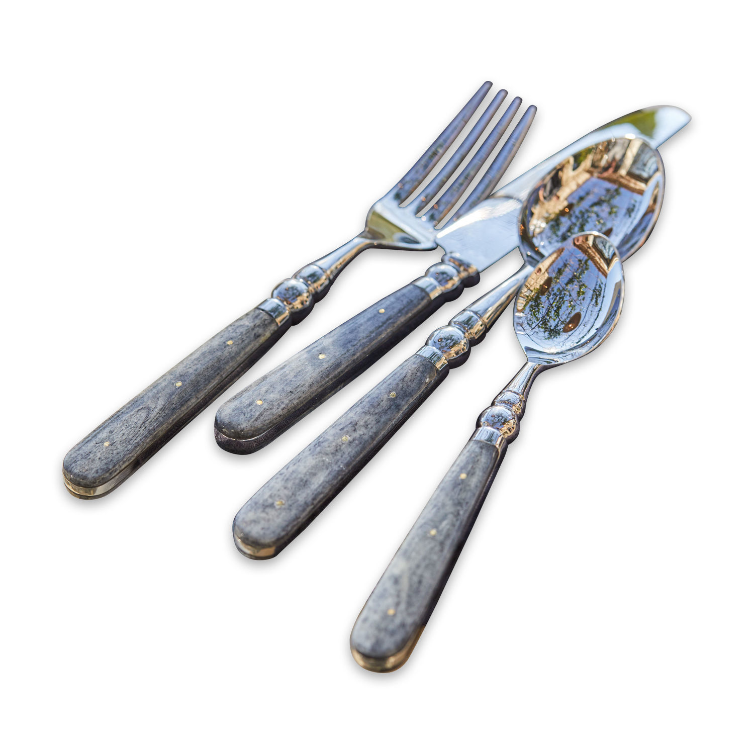 Bestek Bigeste Bestekset met grijze houten handvatten en metalen uiteinden, elegant ontwerp voor de eettafel
