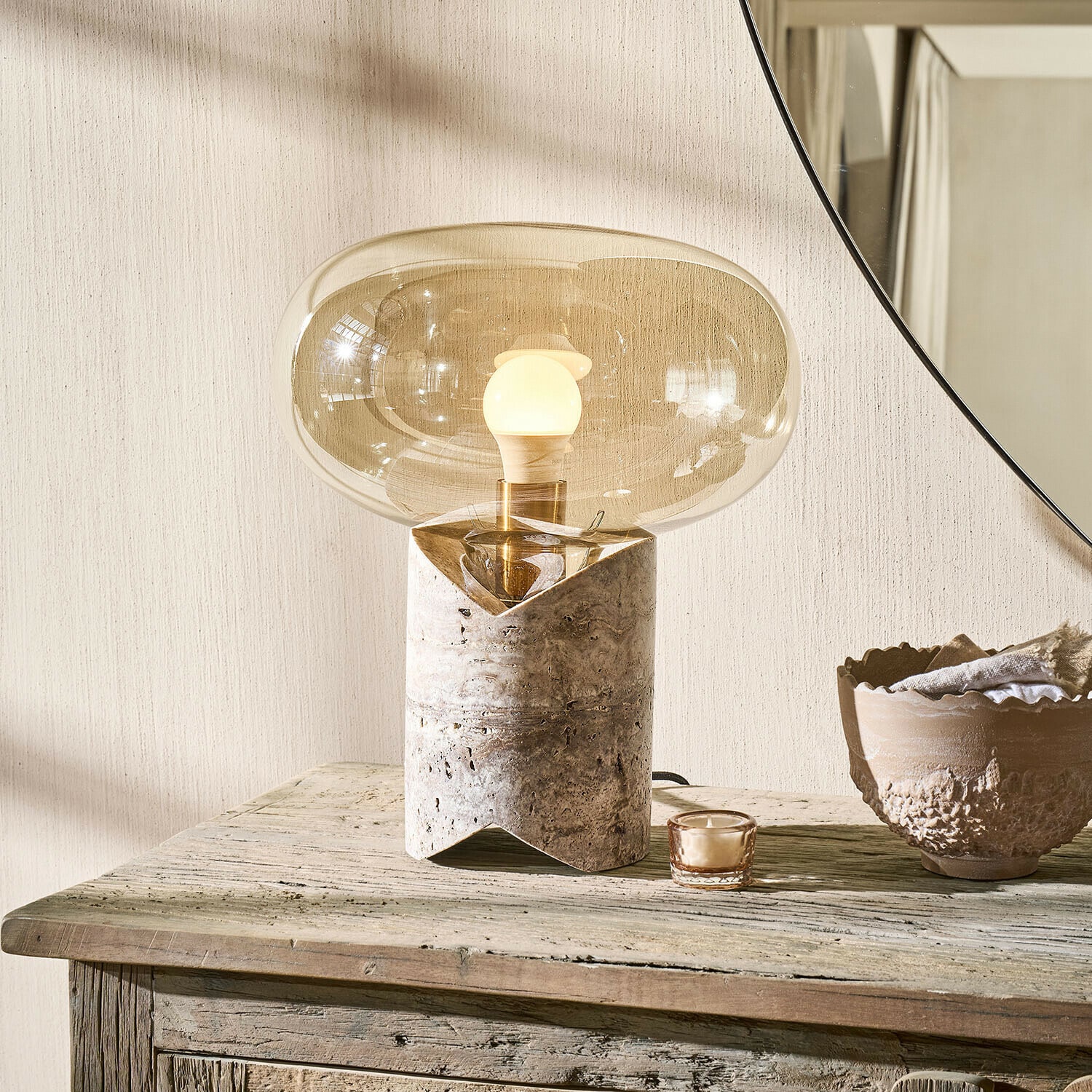 Tafellamp Tarellas Tafellamp van marmer en glas in beige tinten, modern design voor stijlvolle woonkamer