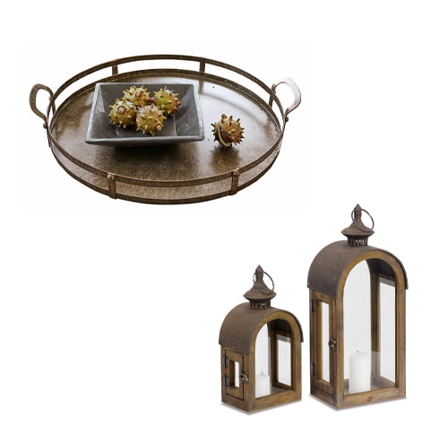 Metalen dienblad en twee bruine vintage lantaarns voor rustieke interieurdecoratie