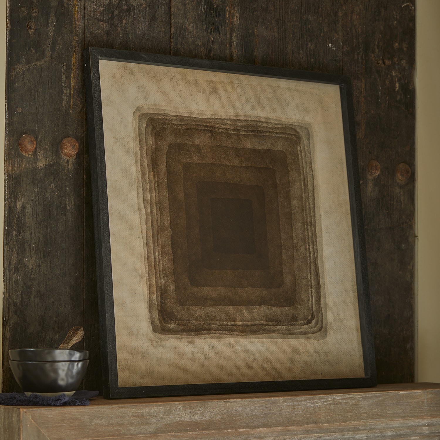 Decoratief schilderij met geometrisch patroon van vierkanten in bruine tinten op beige achtergrond