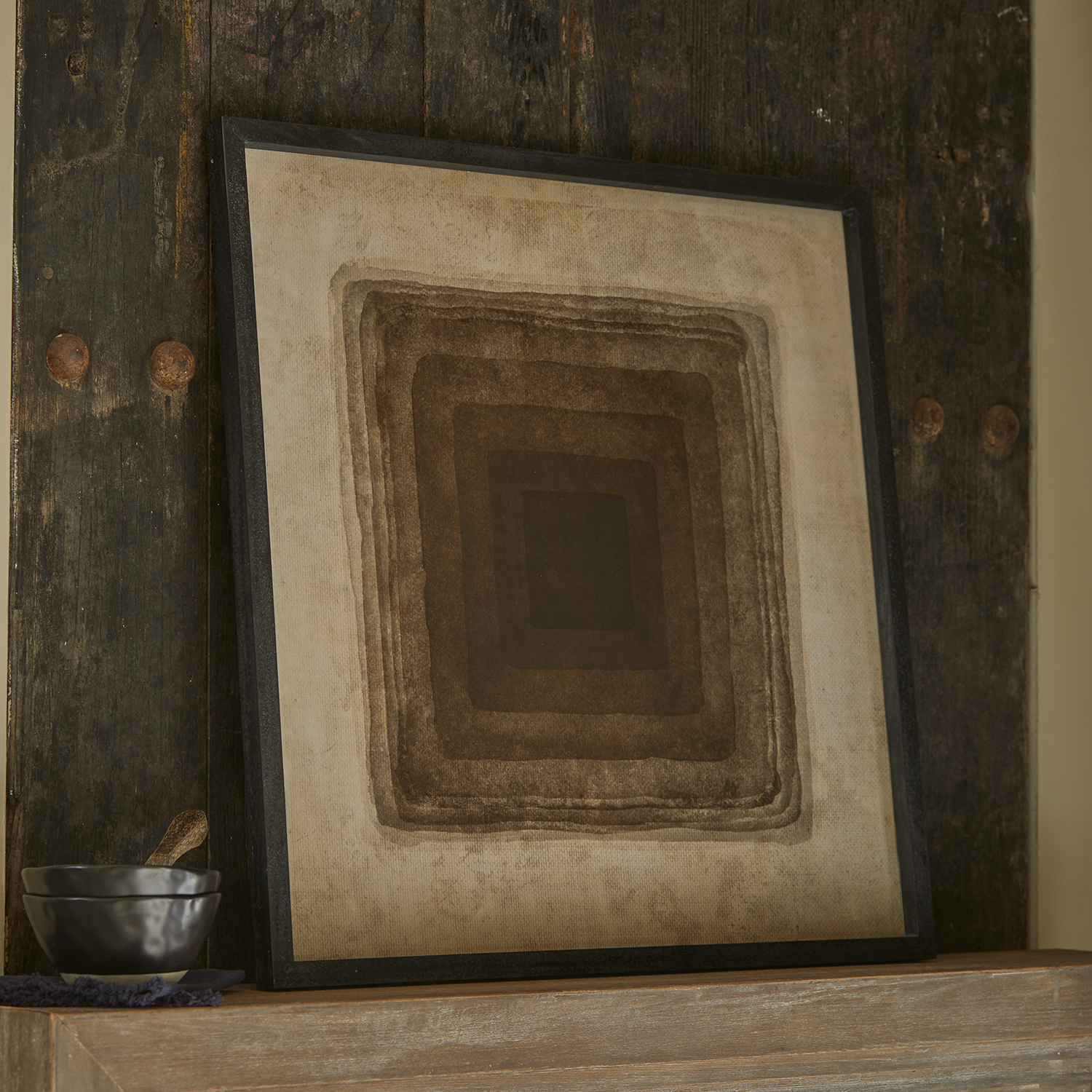 Decoratief schilderij met geometrisch patroon van vierkanten in bruine tinten op beige achtergrond