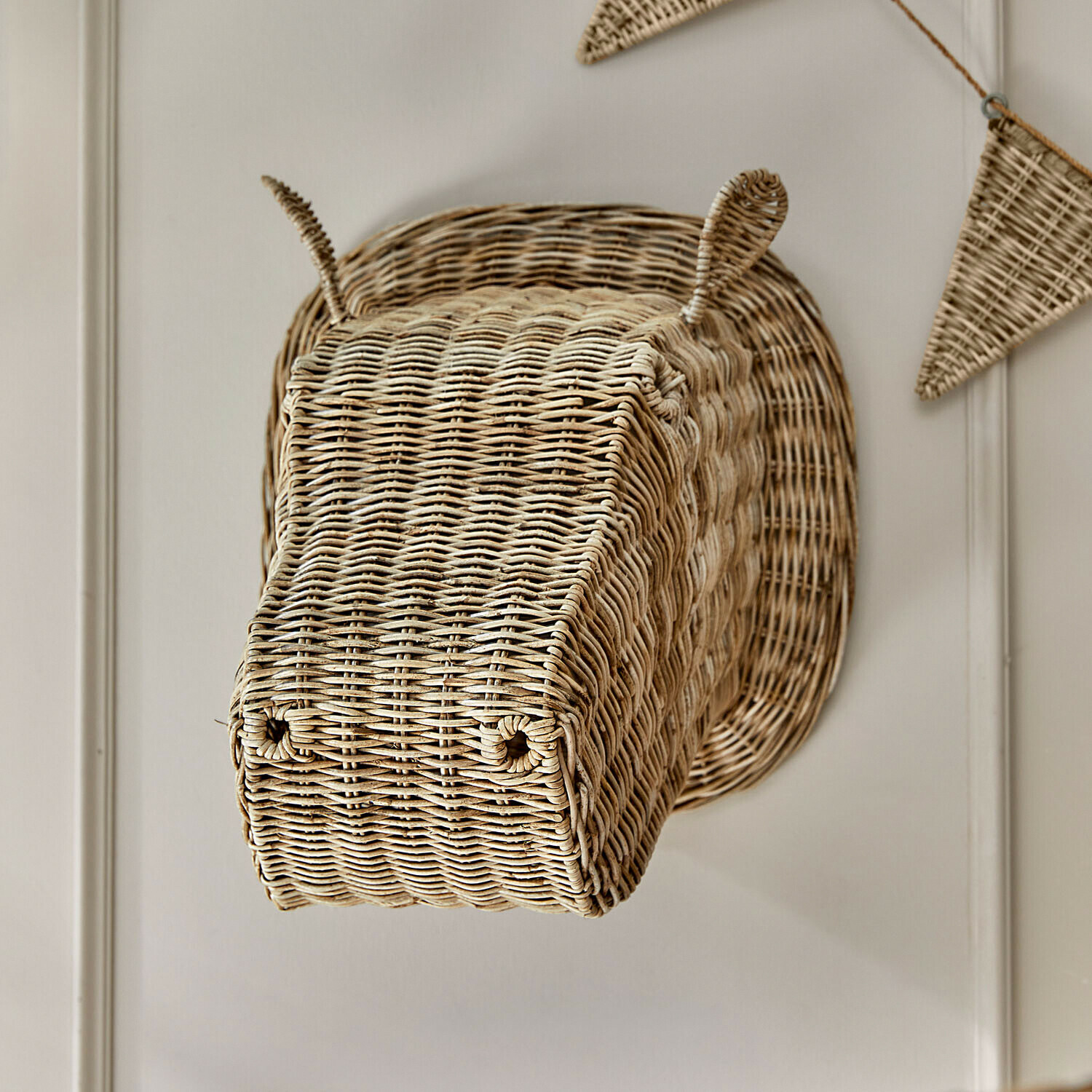 Wanddecoratie Wibbelu Decoratief nijlpaardhoofd van natuurlijk riet om aan de muur te hangen als wanddecoratie