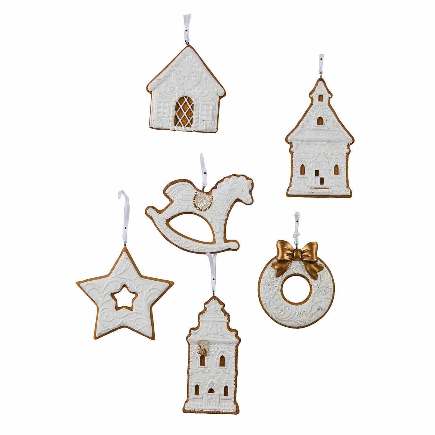 Set witte kerstversieringen in vormen van huisjes, hobbelpaard en ster met ophanglinten