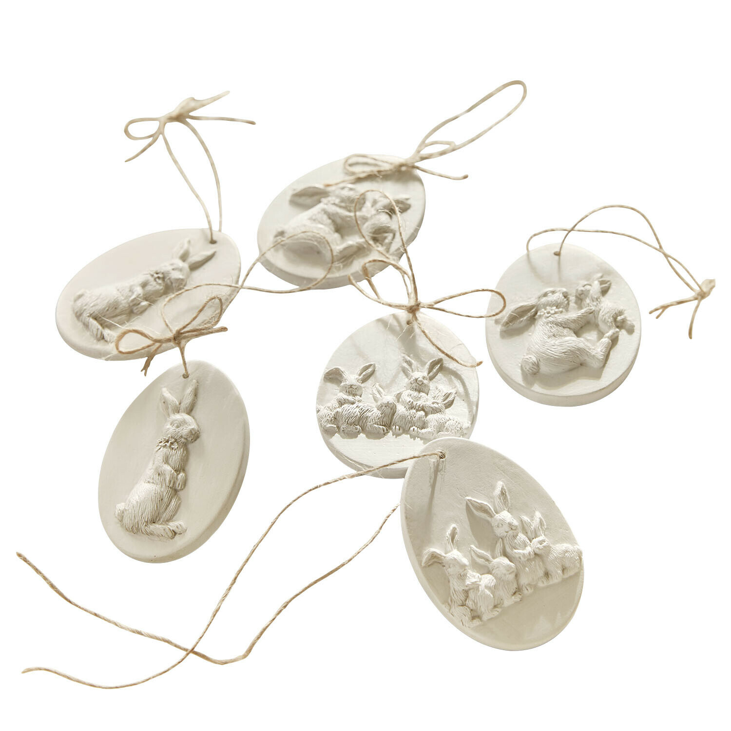Set witte kleihangers met konijnenmotieven, paasdecoratie met natuurlijke touw