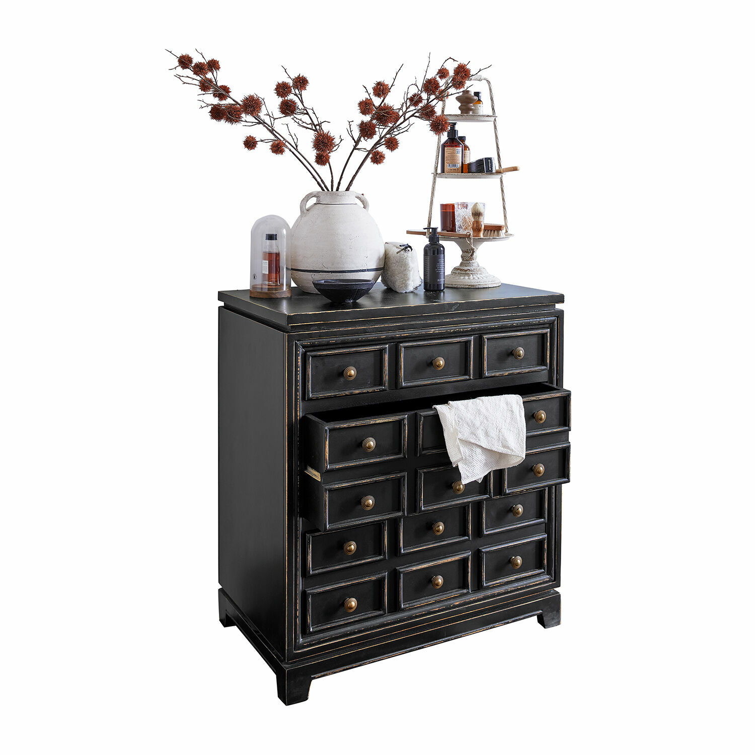Ladekast Néryville Zwarte houten ladekast met veel lades en decoratieve knoppen in vintage stijl