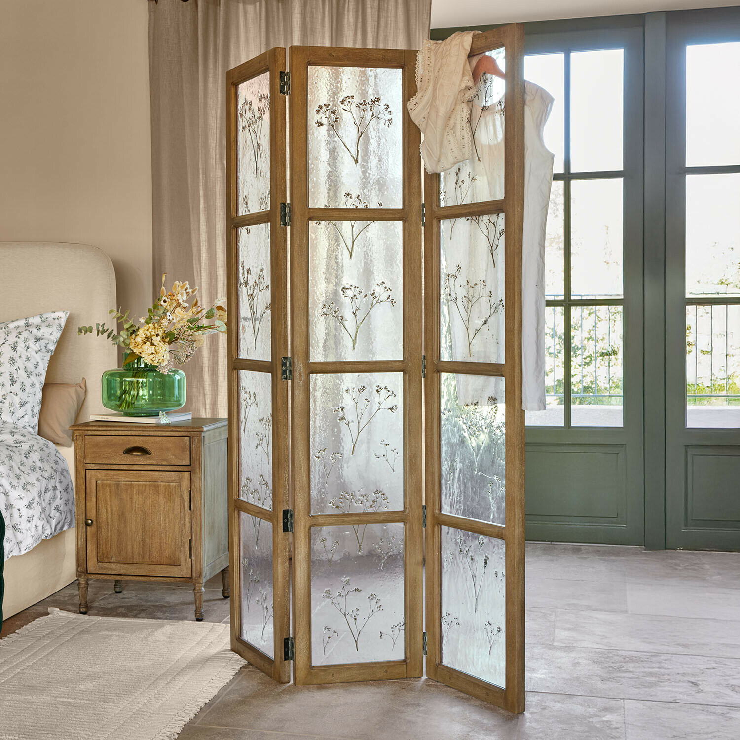 Roomdivider Somerlyn Houten kamerscherm met mat glas en bloemmotief, natuurlijke kleur, interieurdecoratie