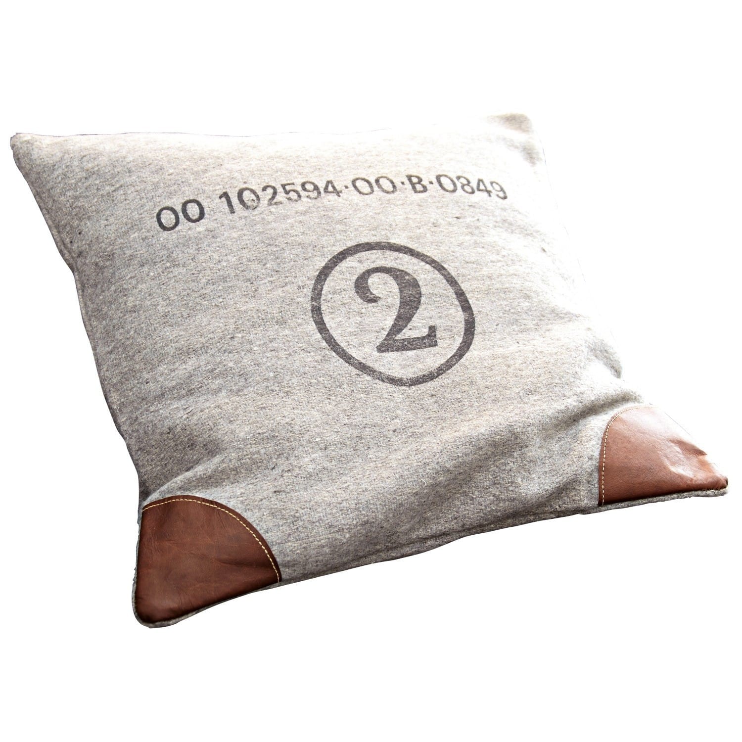 Grijs sierkussen met bruine leren hoeken en nummer 2 print voor woondecoratie
