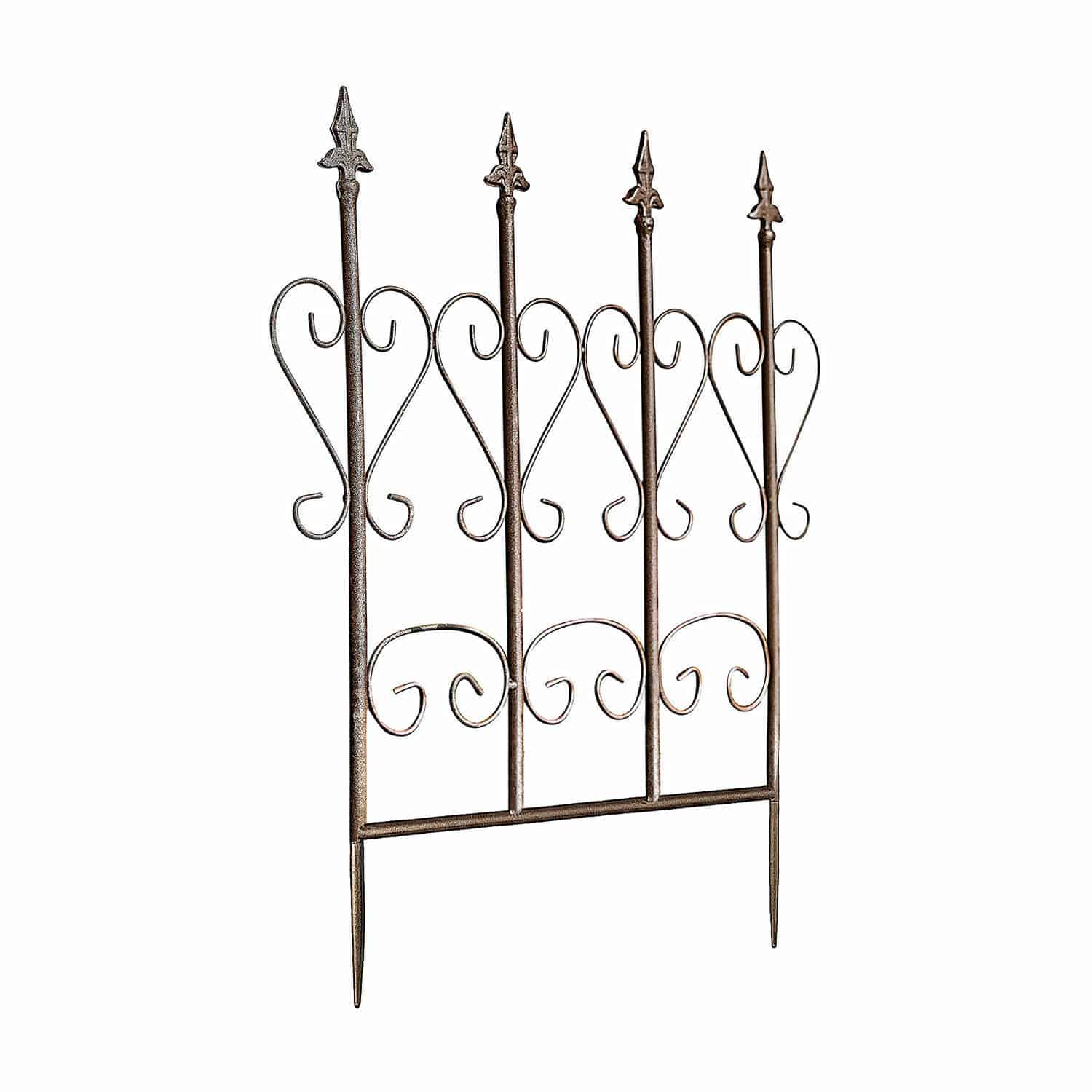 Trellis Nectarise Decoratief bruinen metalen tuinhek met hartvormige motieven en spitse uiteinden
