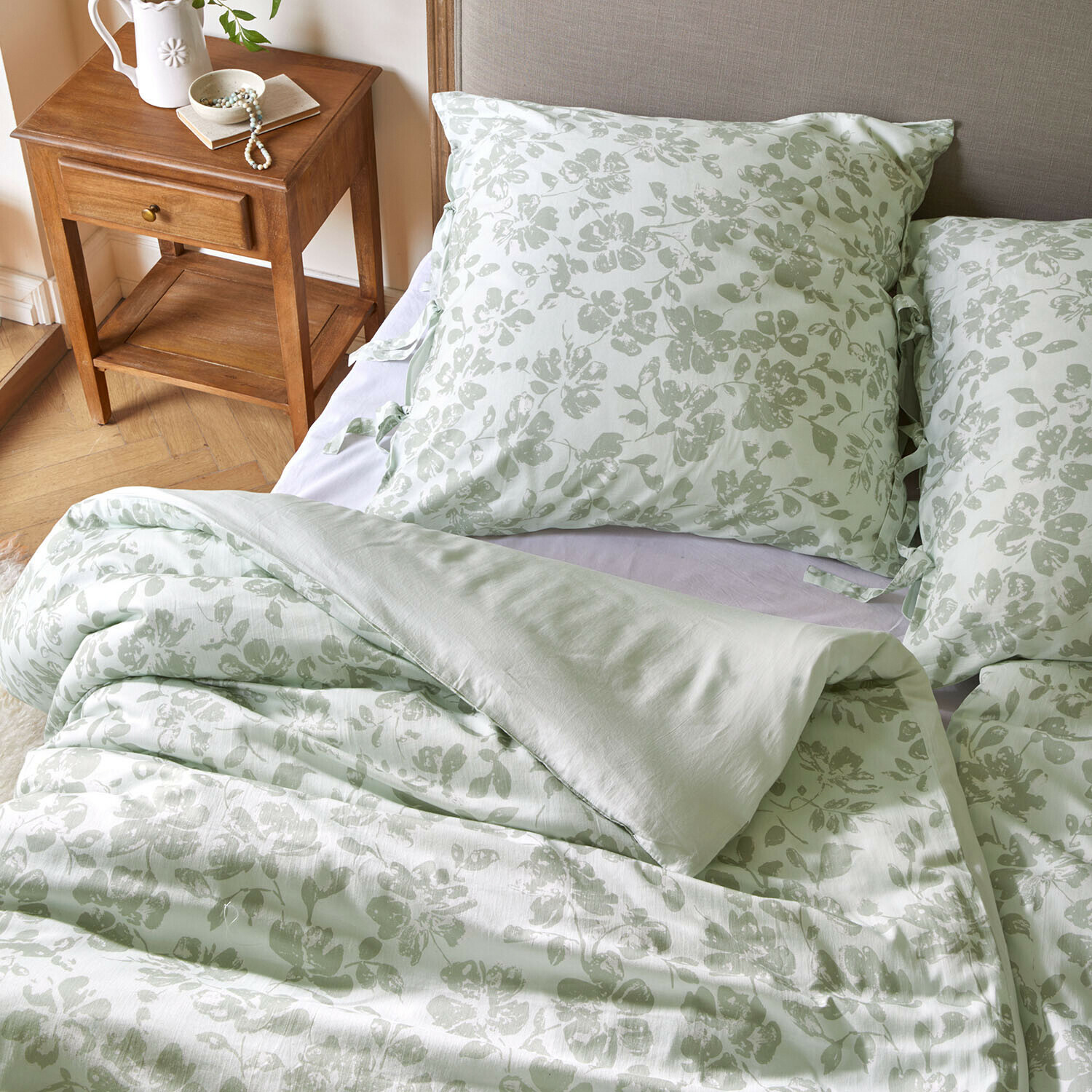 Beddengoed Walerina Katoenen beddengoed lichtgroen met bloemmotief, zacht en comfortabel voor slaapkamer