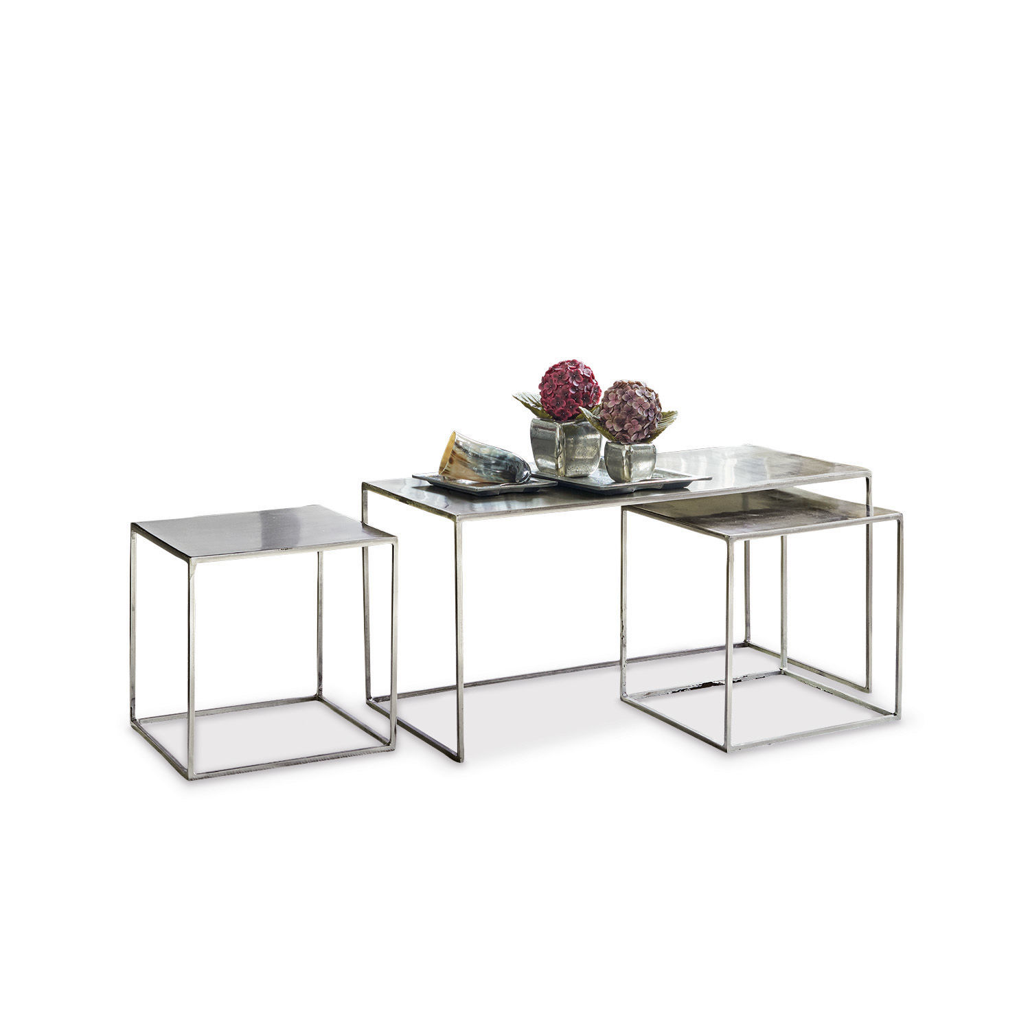 Set van drie zilverkleurige metalen tafels met modern design voor woonkamer