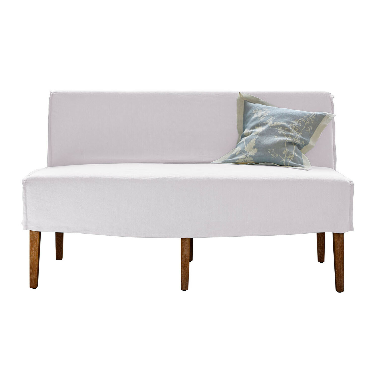 Keukenbank Vinterfjord Witte gestoffeerde bank met houten poten en blauw kussen met plantenmotief voor woonkamer