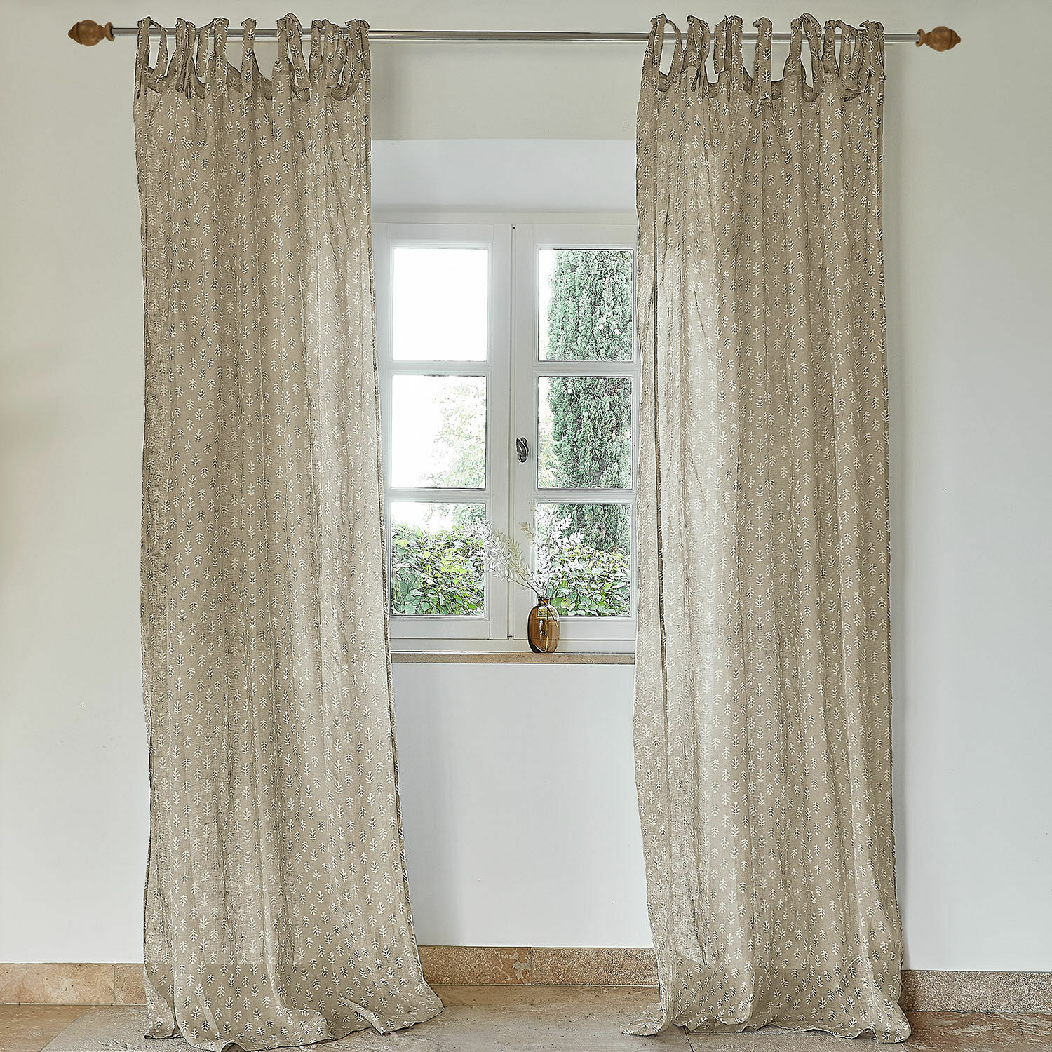 Gordijn Xantelle Beige gordijnen met wit patroon van natuurlijk materiaal, stijlvolle raamdecoratie voor woonkamer