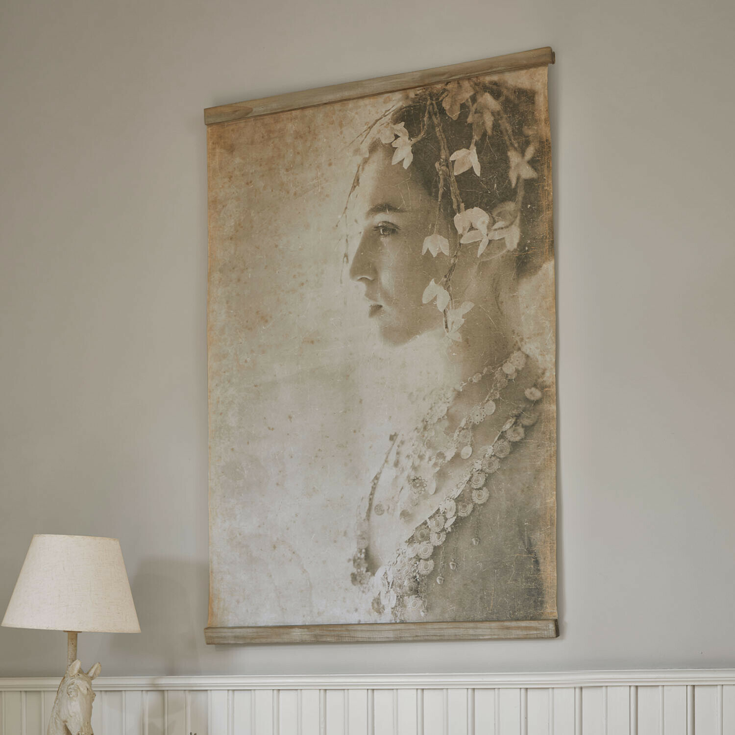 Decoratief canvas met vintage portret van een vrouw in beige en bruine tinten