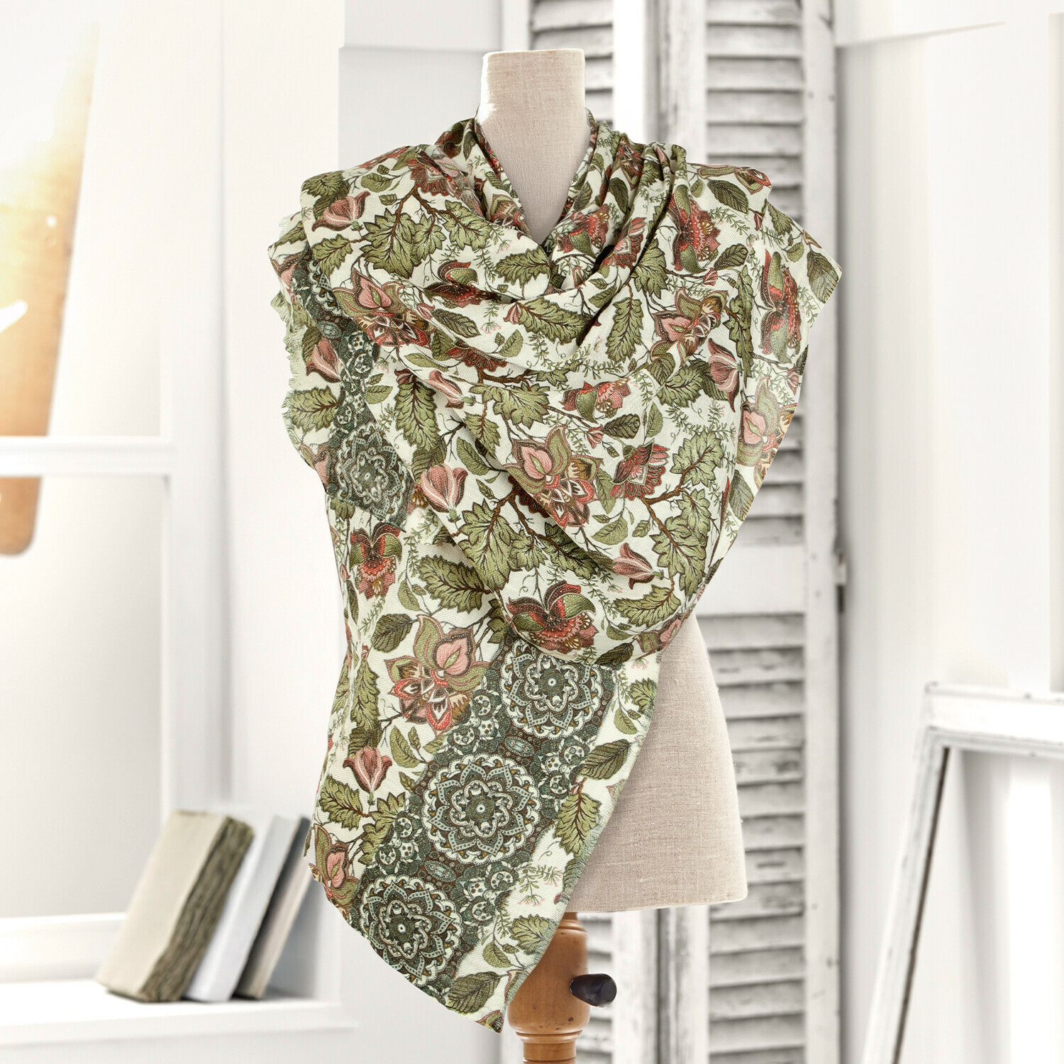 Sjaal Presquer Katoenen sjaal met groen-roze bloemenpatroon, licht en decoratief modeaccessoire