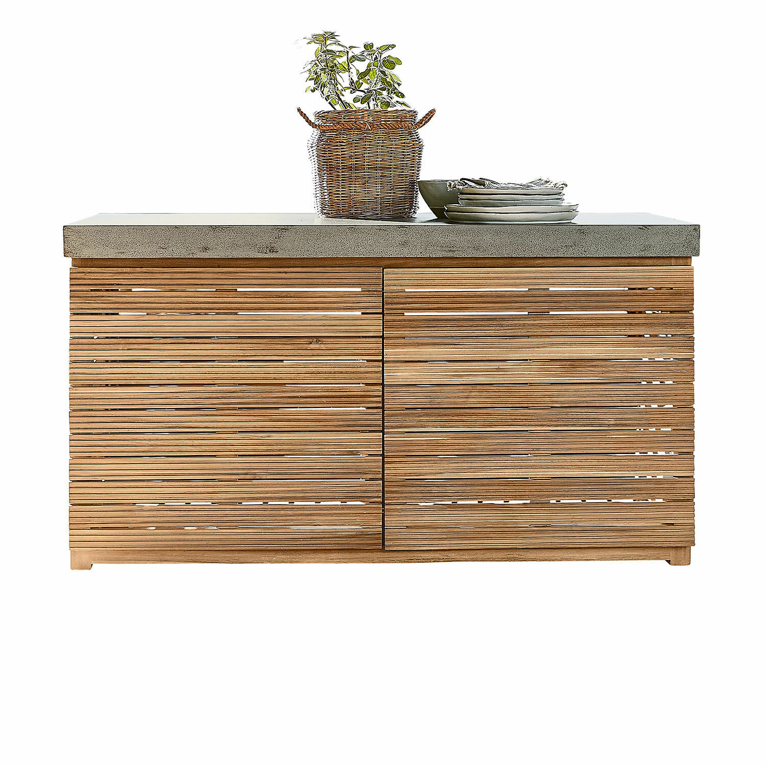 Buitenkeukenkast FSC®-100% Venzone Dressoir van hout met betonnen blad, decoratieve mand en gestapeld servies erop