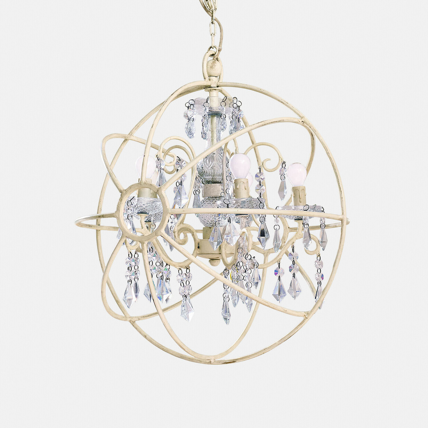 Metalen kroonluchter in crèmekleur met kristallen hangers en vier lampen