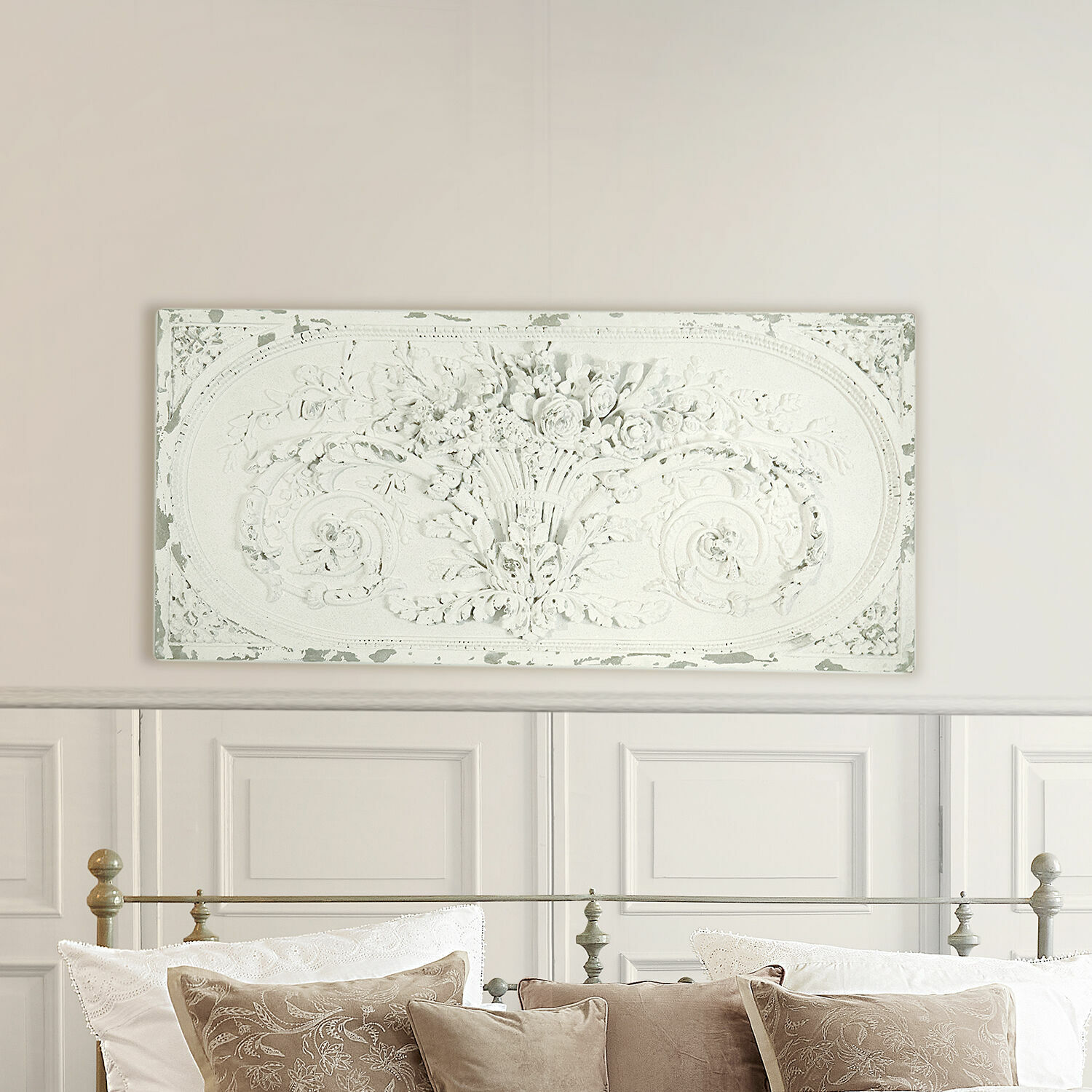 Decoratief wit metalen wandreliëf met bloemmotief voor woonkamer