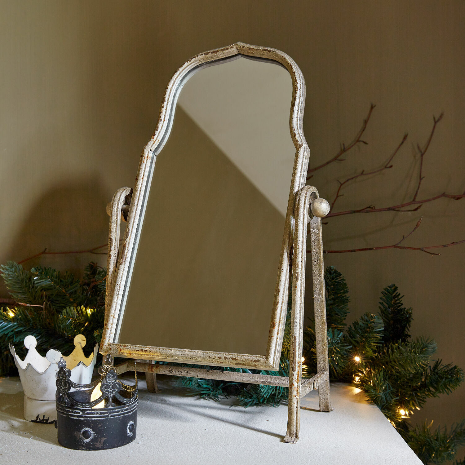 Spiegel Estienne Tafellamp met beige verouderde metalen lijst, decoratief en stijlvol voor interieur
