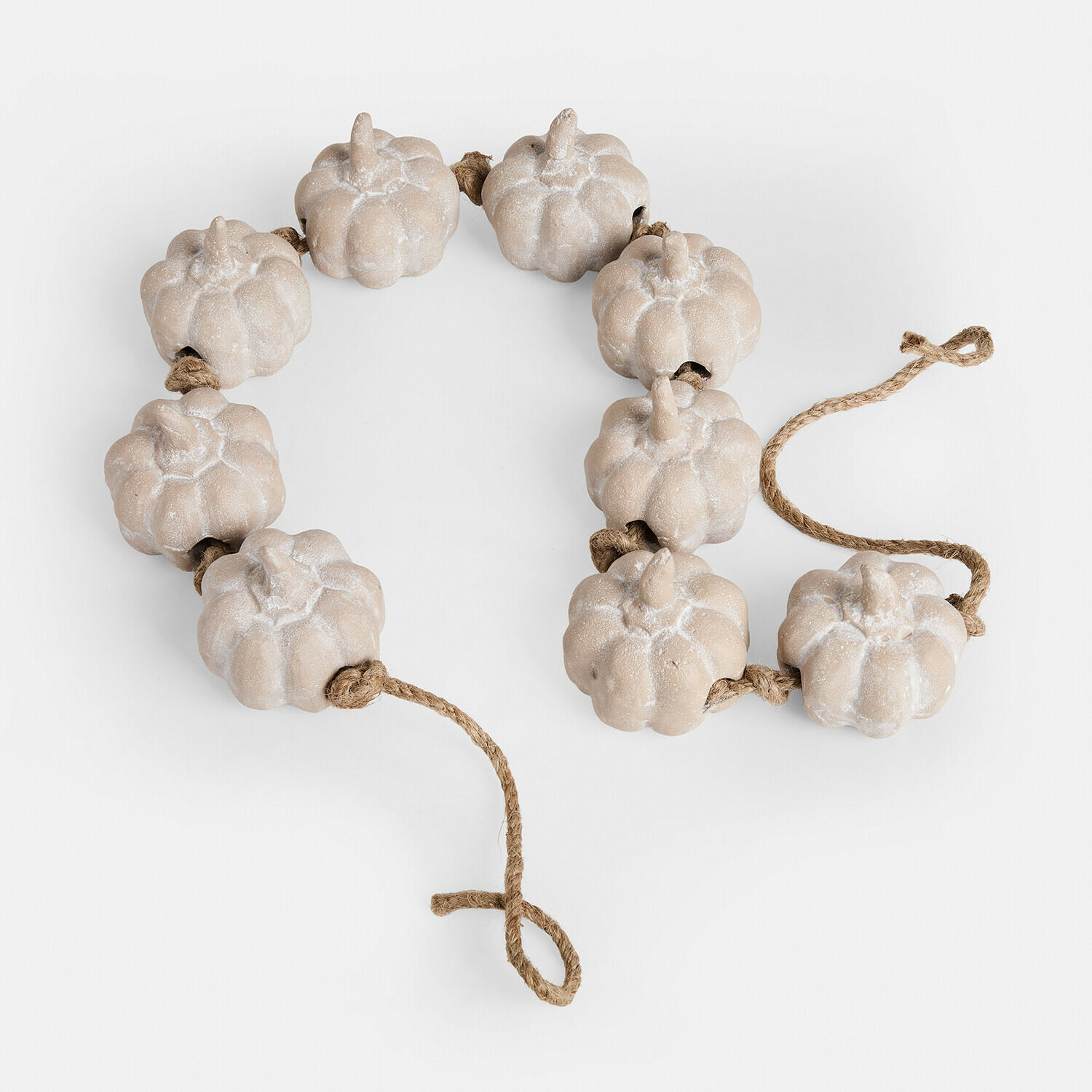 Guirlande Larivonne Decoratieve ketting van beige keramische pompoenen aan juten touw voor herfstdecoratie