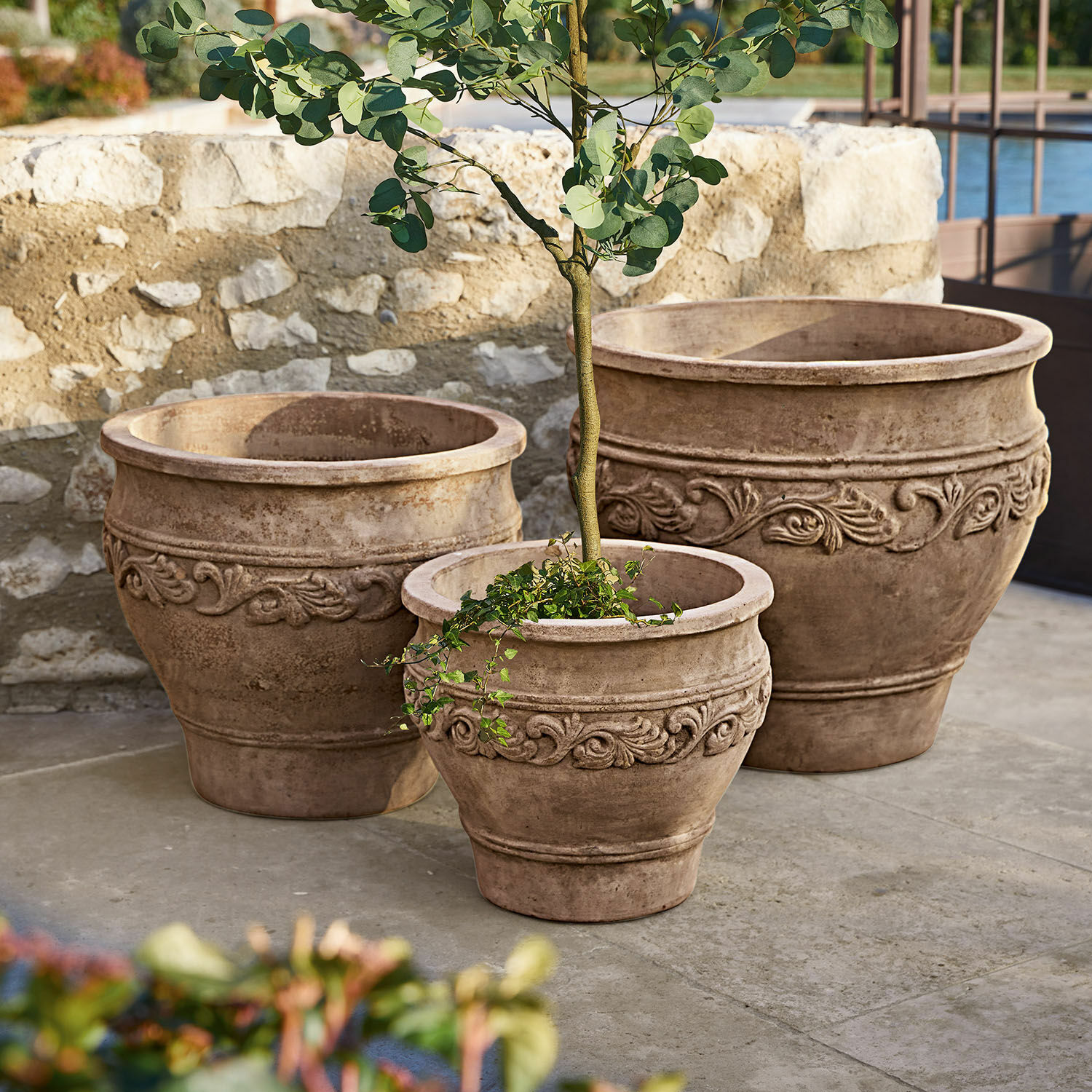 Sierpot set van 3 Sabugal Set van drie decoratieve terracotta bloempotten in beige voor tuin of terras